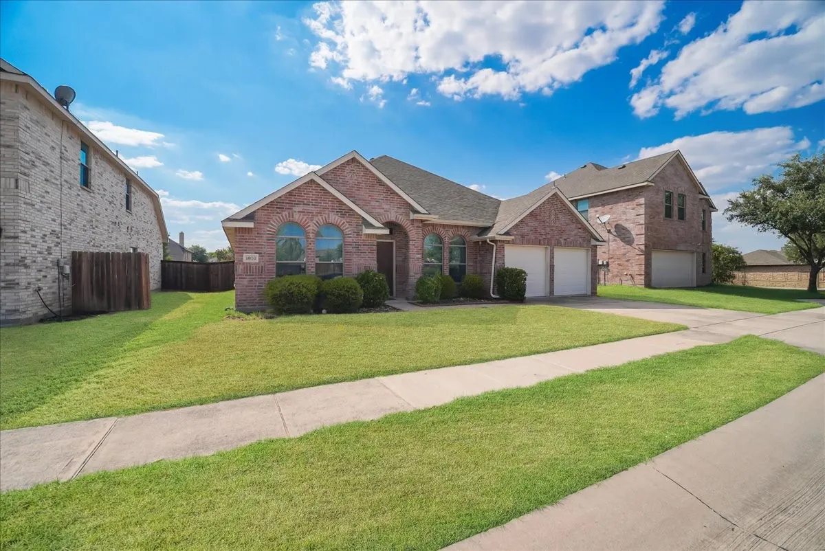 Single Family Residence For Sale in Denton County , 1010 Canterbury Drive, Prosper, Texas 75078, 4 Bedroom, 2 Bathroom, 2 Garage spaces, 2,045 Sqft, built in 2010, mls#21375055, Real Estate Agent in Prosper, Homes For Sale in Denton county, Homes For Sale in Prosper, Realtor in Prosper Texas, Real Estate Brokerage Independent Realty Texas, Luminita Cordes Realtor