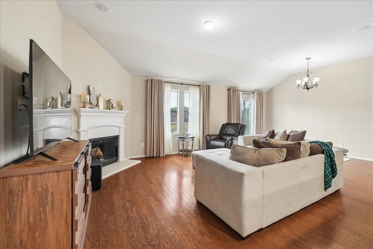 Single Family Residence For Sale in Denton County , 1010 Canterbury Drive, Prosper, Texas 75078, 4 Bedroom, 2 Bathroom, 2 Garage spaces, 2,045 Sqft, built in 2010, mls#21375055, Real Estate Agent in Prosper, Homes For Sale in Denton county, Homes For Sale in Prosper, Realtor in Prosper Texas, Real Estate Brokerage Independent Realty Texas, Luminita Cordes Realtor