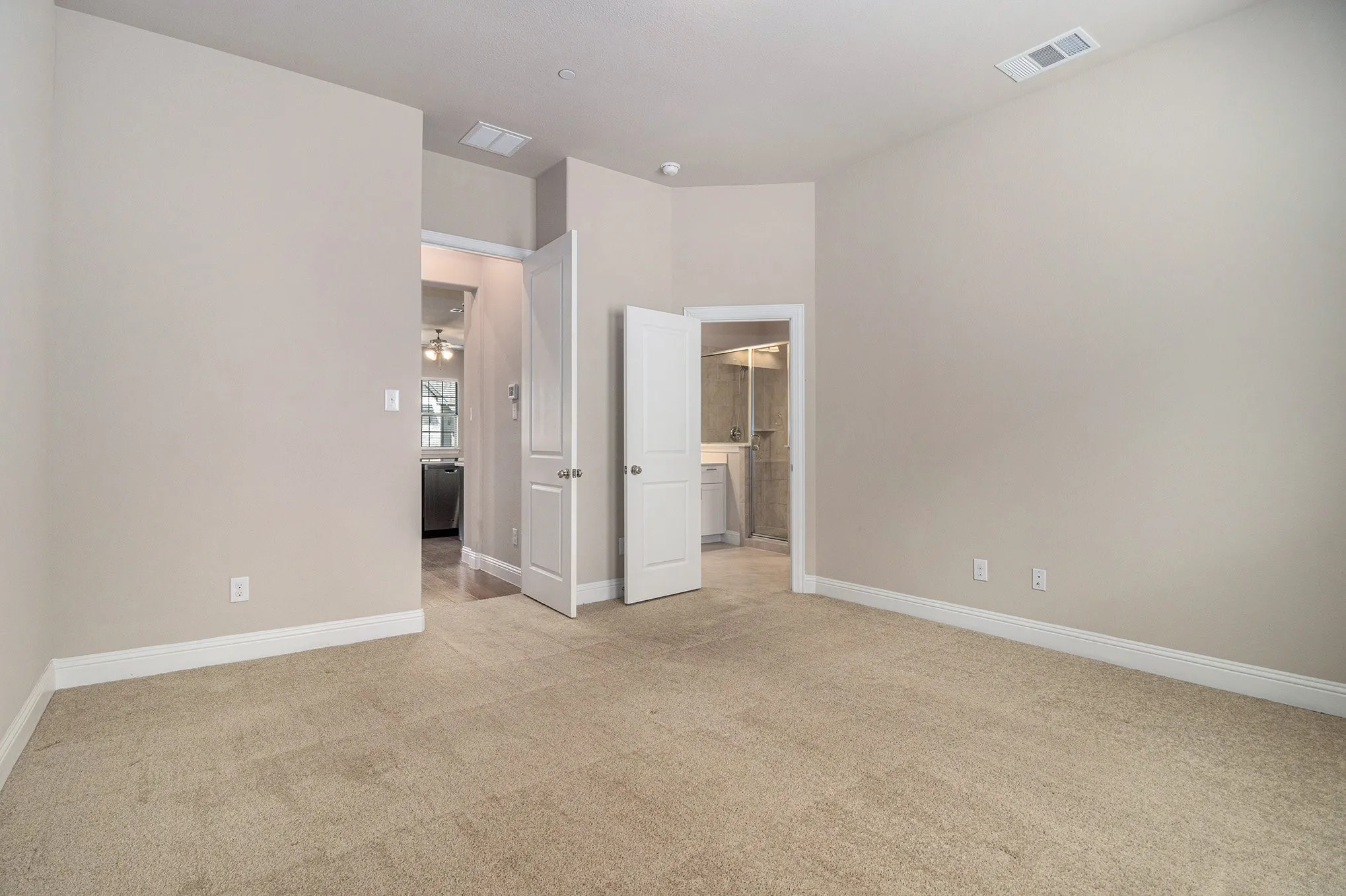 Townhouse For Rent in Denton County , 315 Ferndale Street, Lewisville, Texas 75056, 3 Bedroom, 4 Bathroom, 2 Garage spaces, 1,974 Sqft, built in 2018, mls#21376667, Real Estate Agent in Lewisville, Homes For Rent in Denton county, Homes For Rent in Lewisville, Realtor in Lewisville Texas, Real Estate Brokerage Independent Realty Texas, Luminita Cordes Realtor