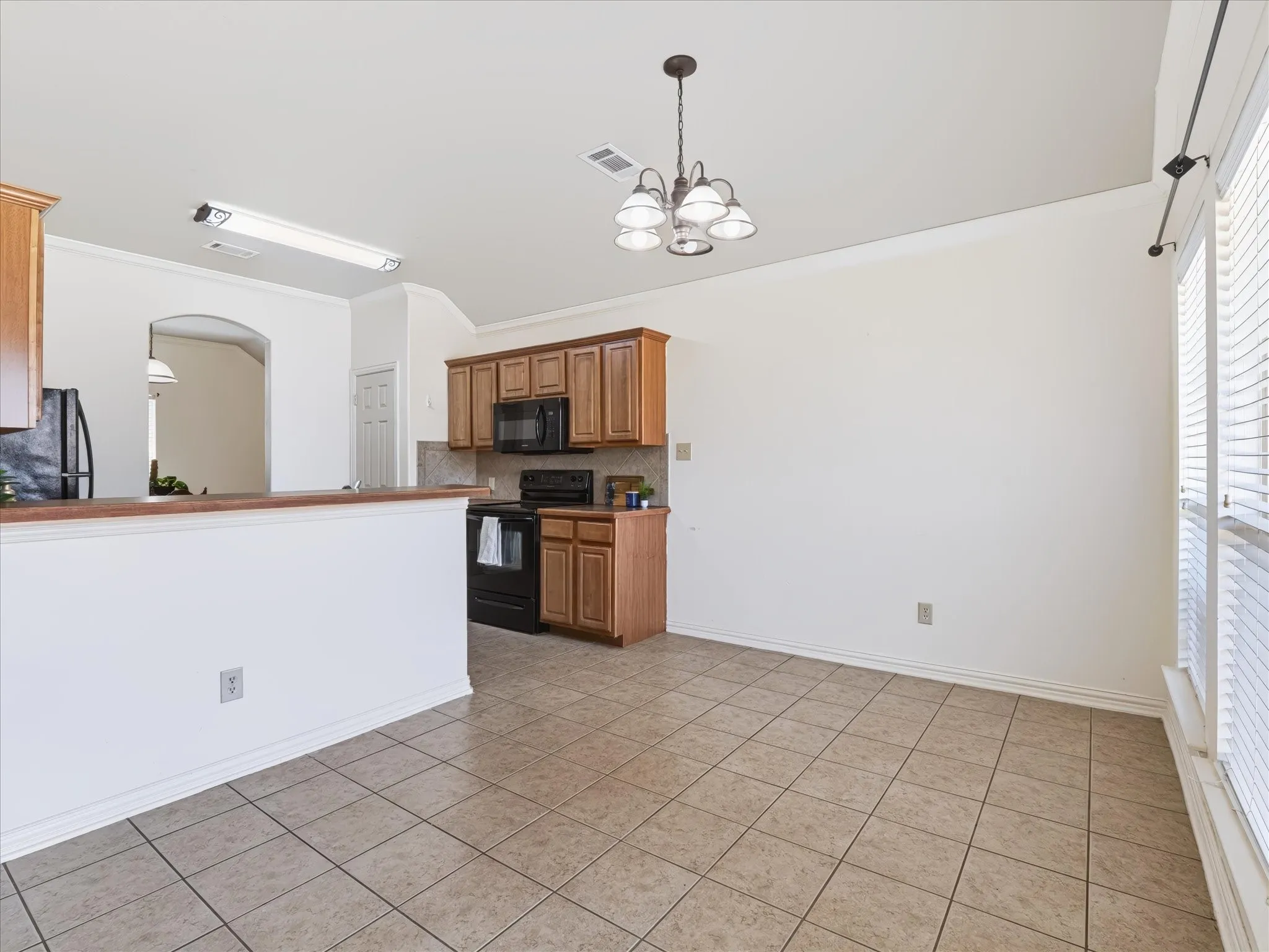Single Family Residence For Sale in Denton County , 732 Countryside Drive, Aubrey, Texas 76227, 3 Bedroom, 2 Bathroom, 2 Garage spaces, 1,649 Sqft, built in 2005, mls#21374123, Real Estate Agent in Aubrey, Homes For Sale in Denton county, Homes For Sale in Aubrey, Realtor in Aubrey Texas, Real Estate Brokerage Independent Realty Texas, Luminita Cordes Realtor