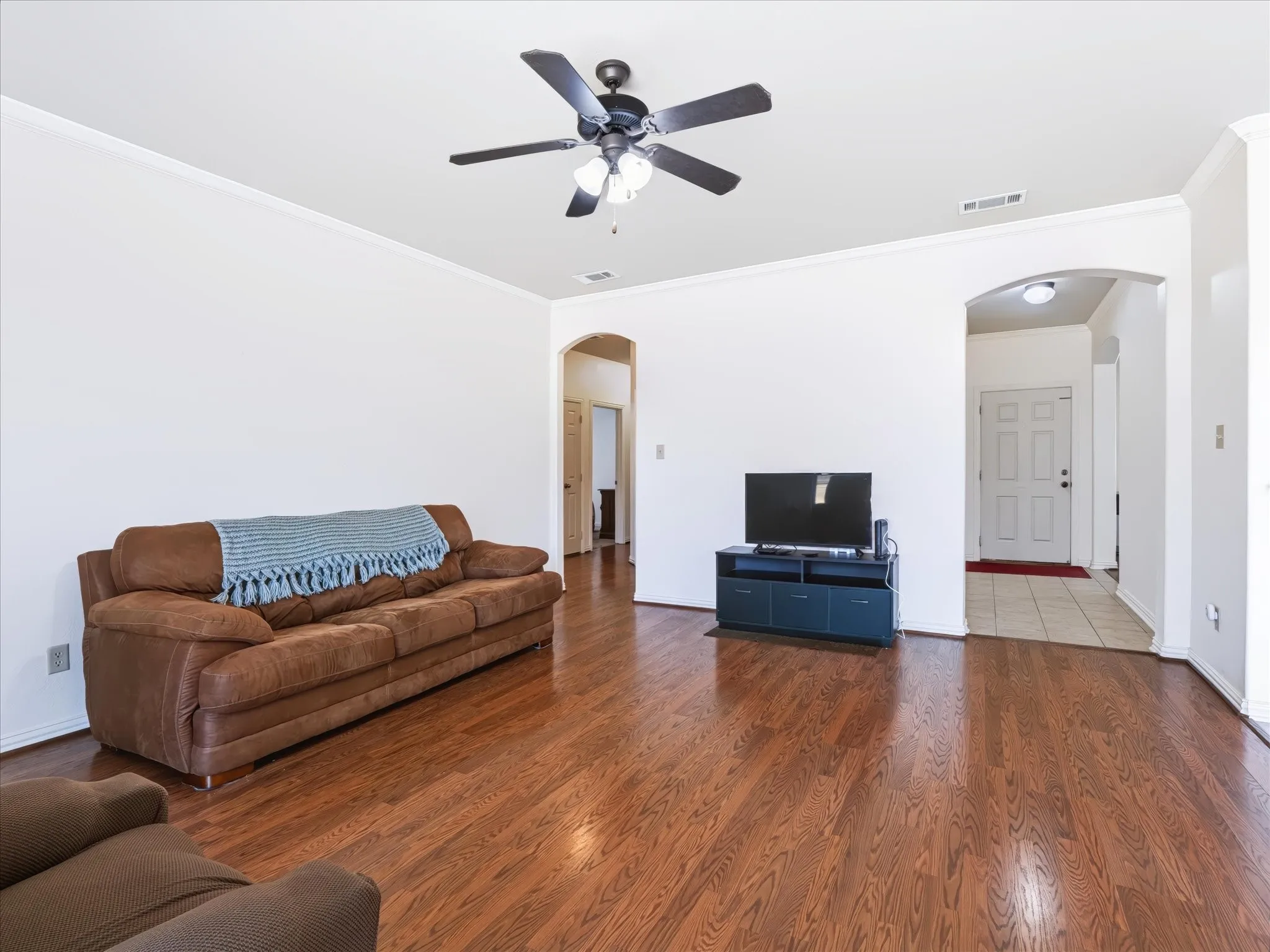 Single Family Residence For Sale in Denton County , 732 Countryside Drive, Aubrey, Texas 76227, 3 Bedroom, 2 Bathroom, 2 Garage spaces, 1,649 Sqft, built in 2005, mls#21374123, Real Estate Agent in Aubrey, Homes For Sale in Denton county, Homes For Sale in Aubrey, Realtor in Aubrey Texas, Real Estate Brokerage Independent Realty Texas, Luminita Cordes Realtor