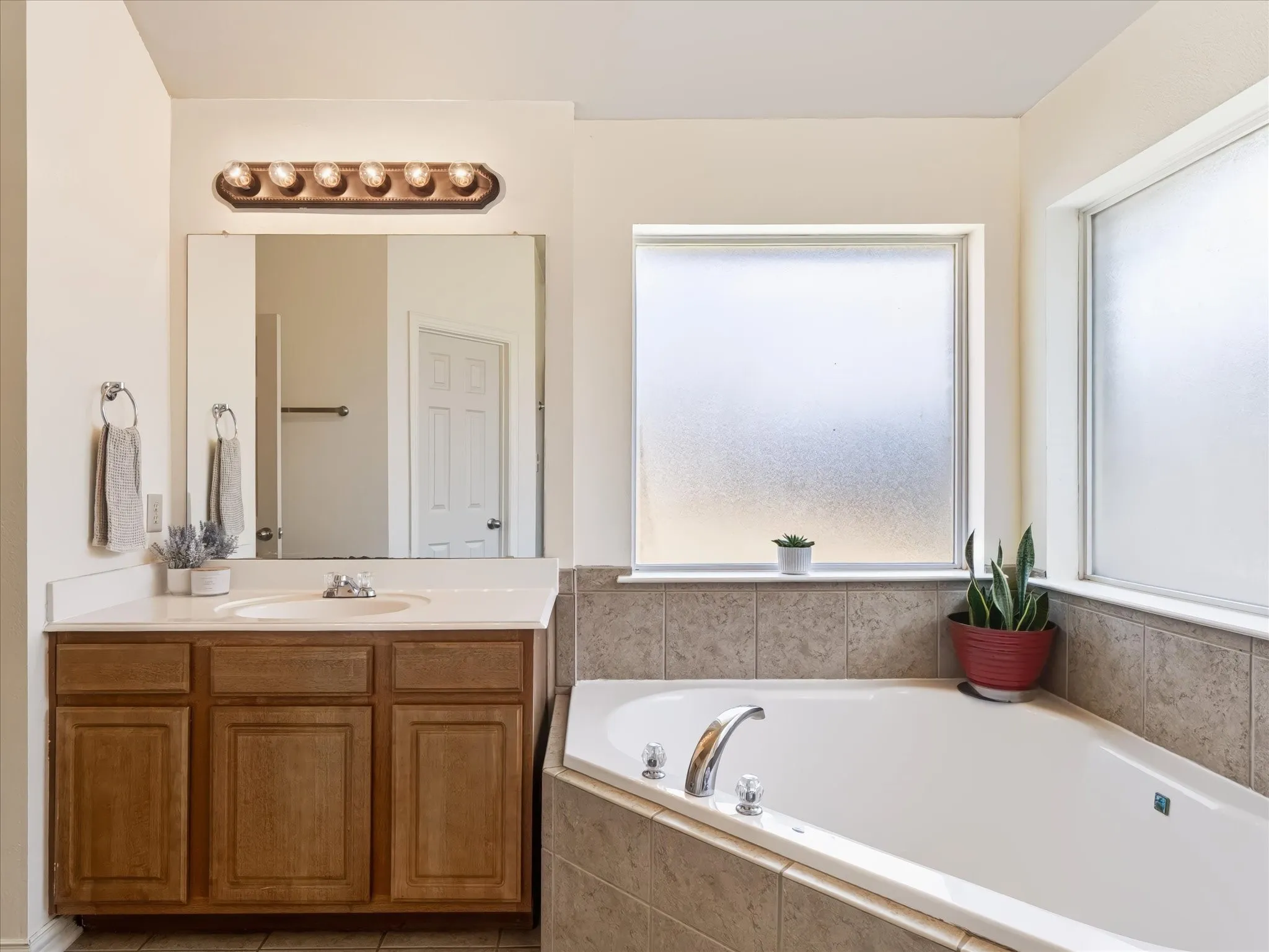 Single Family Residence For Sale in Denton County , 732 Countryside Drive, Aubrey, Texas 76227, 3 Bedroom, 2 Bathroom, 2 Garage spaces, 1,649 Sqft, built in 2005, mls#21374123, Real Estate Agent in Aubrey, Homes For Sale in Denton county, Homes For Sale in Aubrey, Realtor in Aubrey Texas, Real Estate Brokerage Independent Realty Texas, Luminita Cordes Realtor