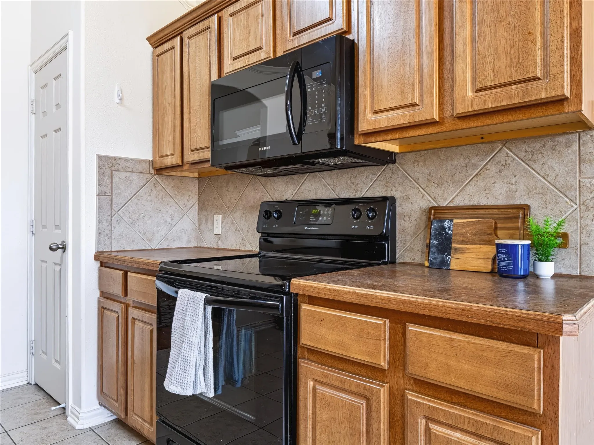 Single Family Residence For Sale in Denton County , 732 Countryside Drive, Aubrey, Texas 76227, 3 Bedroom, 2 Bathroom, 2 Garage spaces, 1,649 Sqft, built in 2005, mls#21374123, Real Estate Agent in Aubrey, Homes For Sale in Denton county, Homes For Sale in Aubrey, Realtor in Aubrey Texas, Real Estate Brokerage Independent Realty Texas, Luminita Cordes Realtor