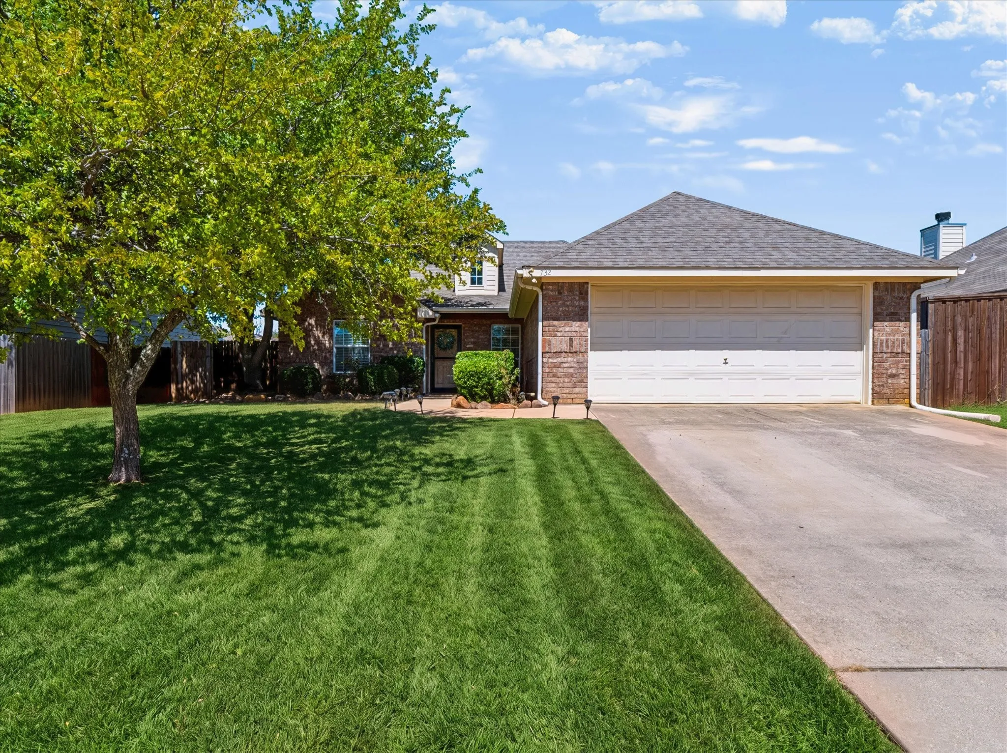 Single Family Residence For Sale in Denton County , 732 Countryside Drive, Aubrey, Texas 76227, 3 Bedroom, 2 Bathroom, 2 Garage spaces, 1,649 Sqft, built in 2005, mls#21374123, Real Estate Agent in Aubrey, Homes For Sale in Denton county, Homes For Sale in Aubrey, Realtor in Aubrey Texas, Real Estate Brokerage Independent Realty Texas, Luminita Cordes Realtor