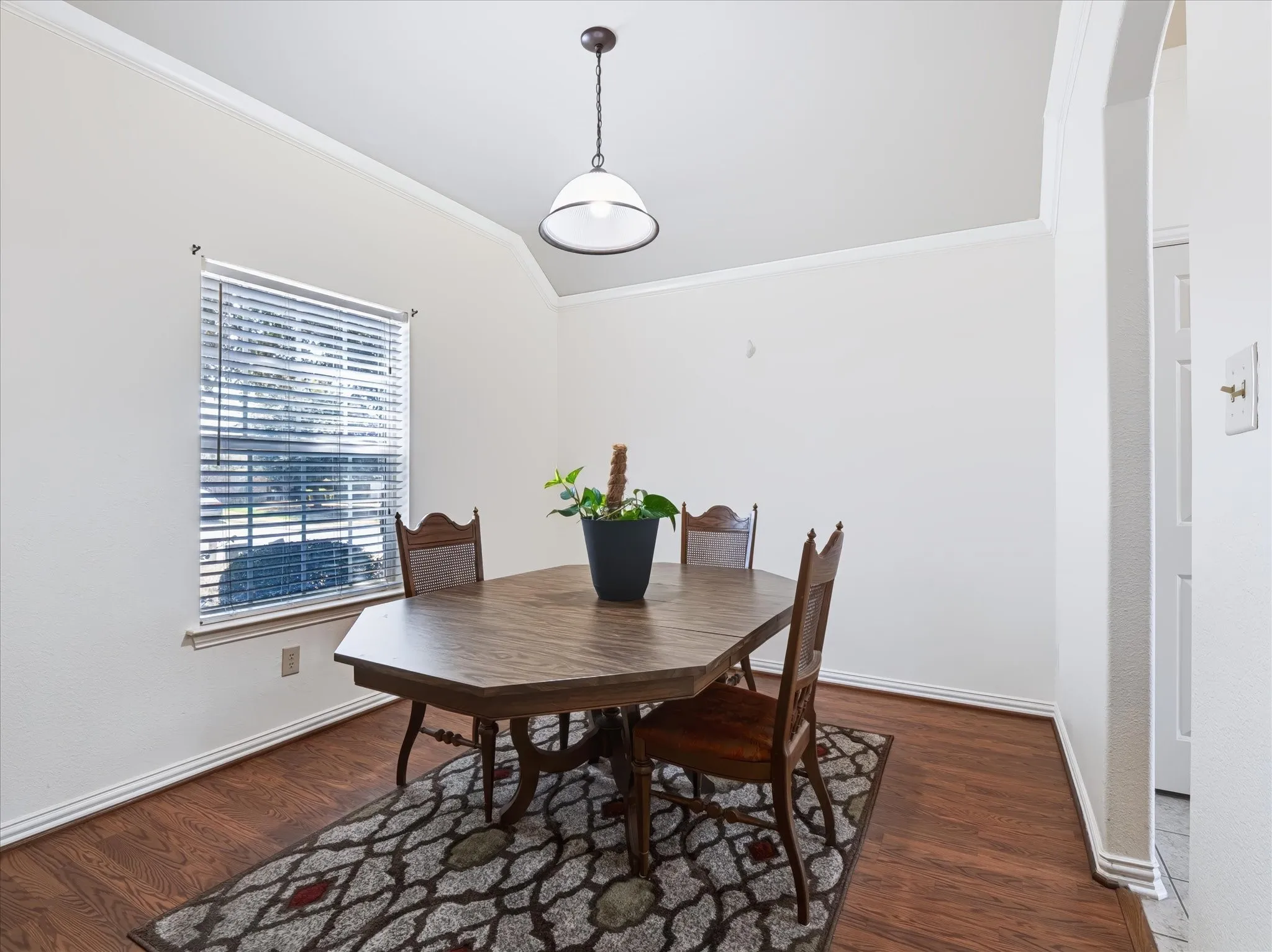 Single Family Residence For Sale in Denton County , 732 Countryside Drive, Aubrey, Texas 76227, 3 Bedroom, 2 Bathroom, 2 Garage spaces, 1,649 Sqft, built in 2005, mls#21374123, Real Estate Agent in Aubrey, Homes For Sale in Denton county, Homes For Sale in Aubrey, Realtor in Aubrey Texas, Real Estate Brokerage Independent Realty Texas, Luminita Cordes Realtor