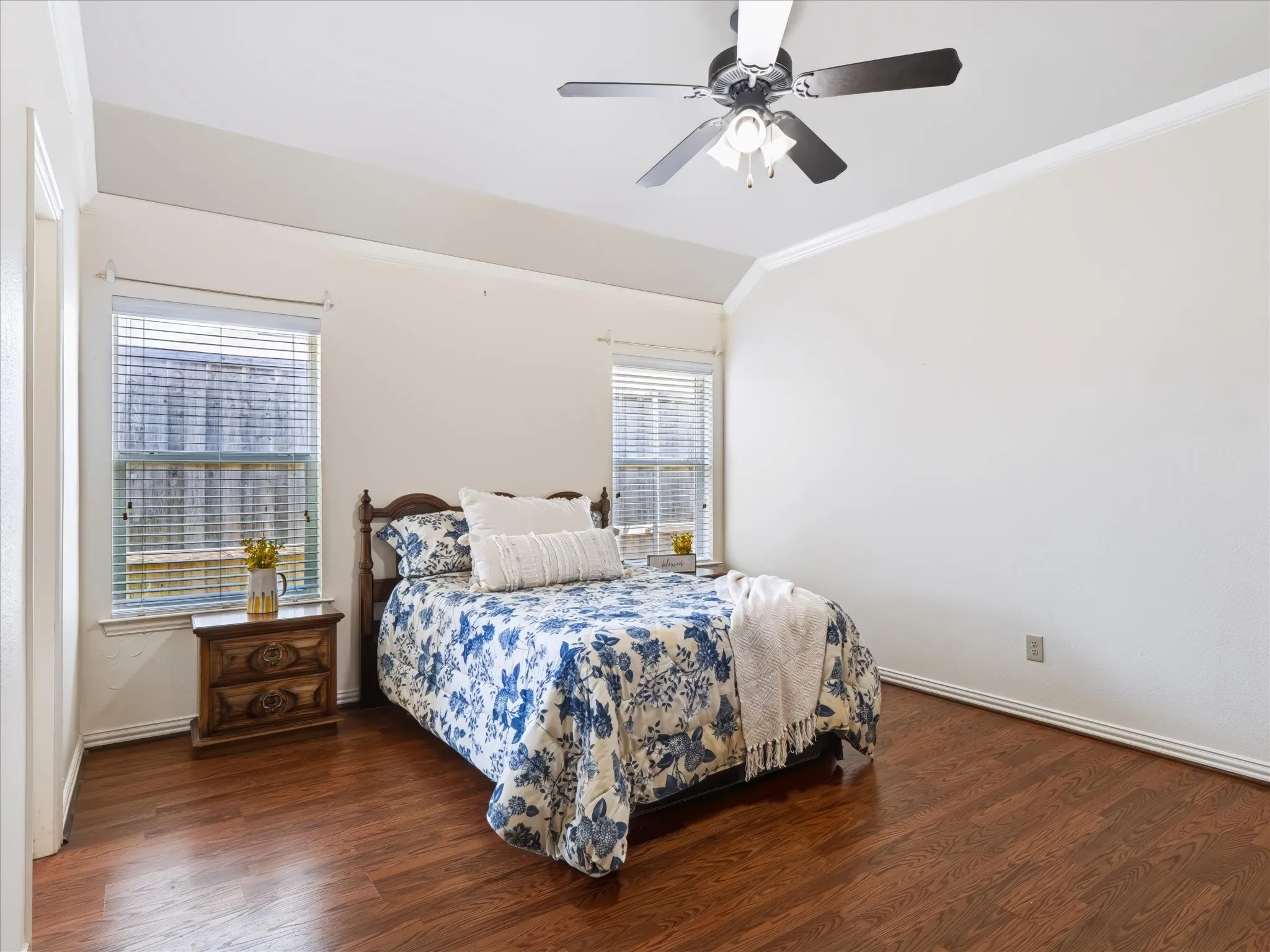 Single Family Residence For Sale in Denton County , 732 Countryside Drive, Aubrey, Texas 76227, 3 Bedroom, 2 Bathroom, 2 Garage spaces, 1,649 Sqft, built in 2005, mls#21374123, Real Estate Agent in Aubrey, Homes For Sale in Denton county, Homes For Sale in Aubrey, Realtor in Aubrey Texas, Real Estate Brokerage Independent Realty Texas, Luminita Cordes Realtor
