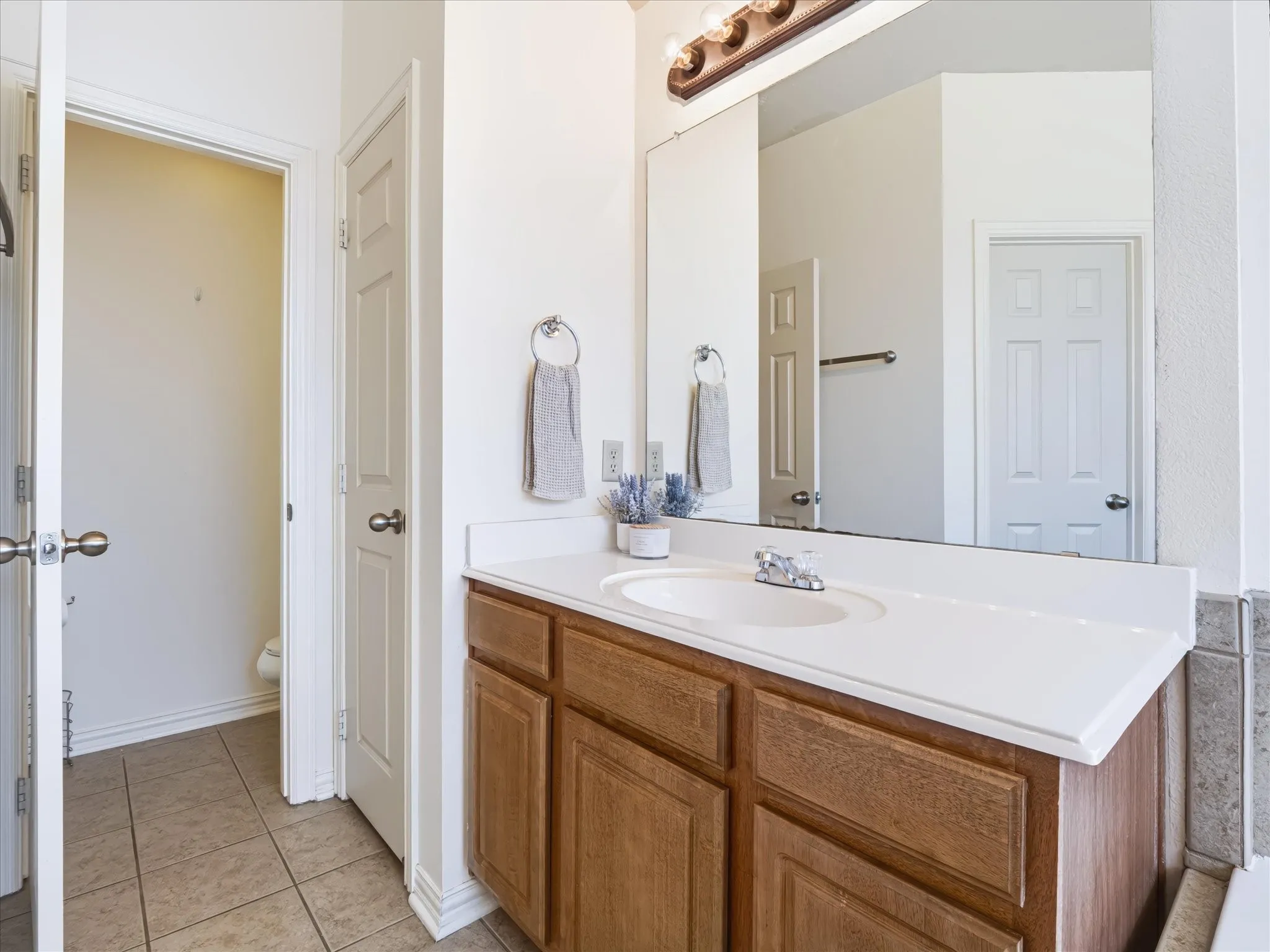 Single Family Residence For Sale in Denton County , 732 Countryside Drive, Aubrey, Texas 76227, 3 Bedroom, 2 Bathroom, 2 Garage spaces, 1,649 Sqft, built in 2005, mls#21374123, Real Estate Agent in Aubrey, Homes For Sale in Denton county, Homes For Sale in Aubrey, Realtor in Aubrey Texas, Real Estate Brokerage Independent Realty Texas, Luminita Cordes Realtor