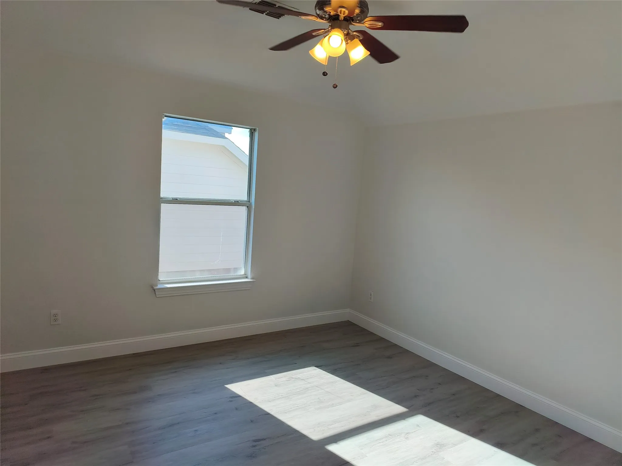 Duplex For Rent in Collin County , 217 Wyndham Meadows Way, Wylie, Texas 75098, 4 Bedroom, 3 Bathroom, 1 Garage spaces, 1,337 Sqft, built in 2004, mls#21377113, Real Estate Agent in Wylie, Homes For Rent in Collin county, Homes For Rent in Wylie, Realtor in Wylie Texas, Real Estate Brokerage Independent Realty Texas, Luminita Cordes Realtor
