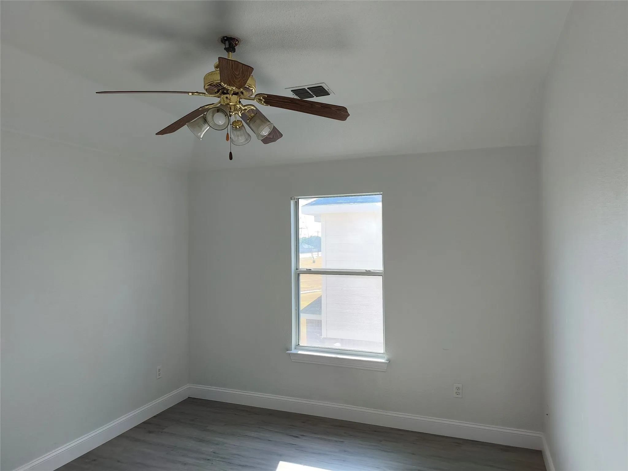 Duplex For Rent in Collin County , 217 Wyndham Meadows Way, Wylie, Texas 75098, 4 Bedroom, 3 Bathroom, 1 Garage spaces, 1,337 Sqft, built in 2004, mls#21377113, Real Estate Agent in Wylie, Homes For Rent in Collin county, Homes For Rent in Wylie, Realtor in Wylie Texas, Real Estate Brokerage Independent Realty Texas, Luminita Cordes Realtor