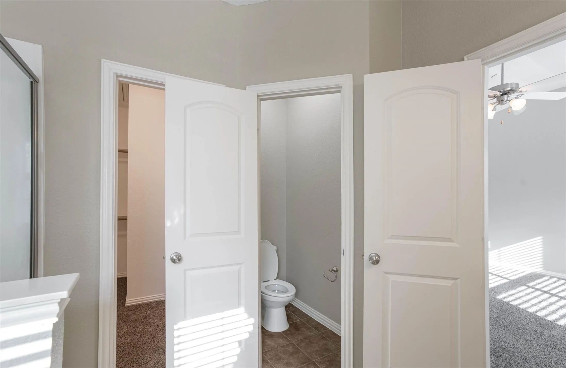 Townhouse For Rent in Dallas County , 1441 Fox Run Drive, Irving, Texas 75063, 3 Bedroom, 4 Bathroom, 2 Garage spaces, 2,241 Sqft, built in 2006, mls#21376849, Real Estate Agent in Irving, Homes For Rent in Dallas county, Homes For Rent in Irving, Realtor in Irving Texas, Real Estate Brokerage Independent Realty Texas, Luminita Cordes Realtor
