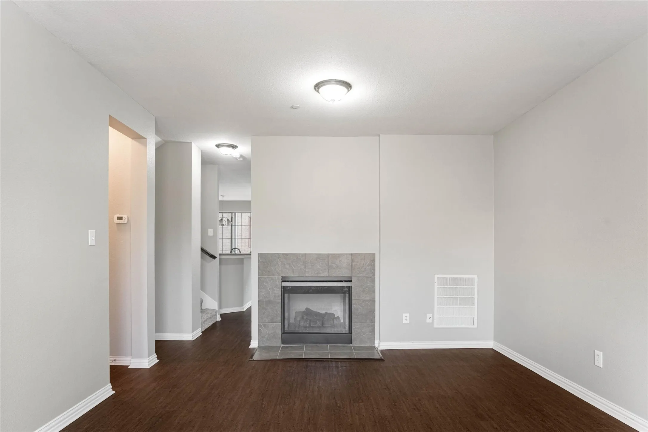 Townhouse For Rent in Dallas County , 1441 Fox Run Drive, Irving, Texas 75063, 3 Bedroom, 4 Bathroom, 2 Garage spaces, 2,241 Sqft, built in 2006, mls#21376849, Real Estate Agent in Irving, Homes For Rent in Dallas county, Homes For Rent in Irving, Realtor in Irving Texas, Real Estate Brokerage Independent Realty Texas, Luminita Cordes Realtor