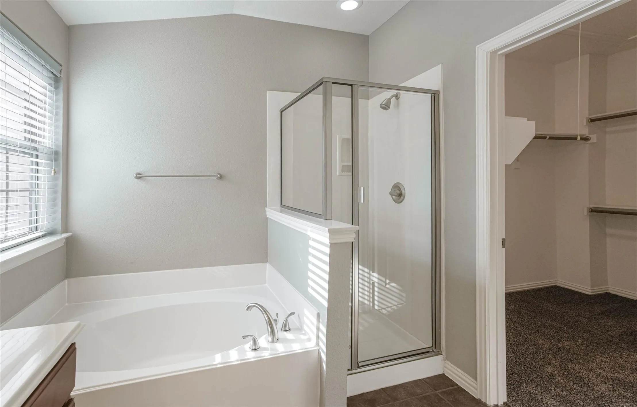 Townhouse For Rent in Dallas County , 1441 Fox Run Drive, Irving, Texas 75063, 3 Bedroom, 4 Bathroom, 2 Garage spaces, 2,241 Sqft, built in 2006, mls#21376849, Real Estate Agent in Irving, Homes For Rent in Dallas county, Homes For Rent in Irving, Realtor in Irving Texas, Real Estate Brokerage Independent Realty Texas, Luminita Cordes Realtor