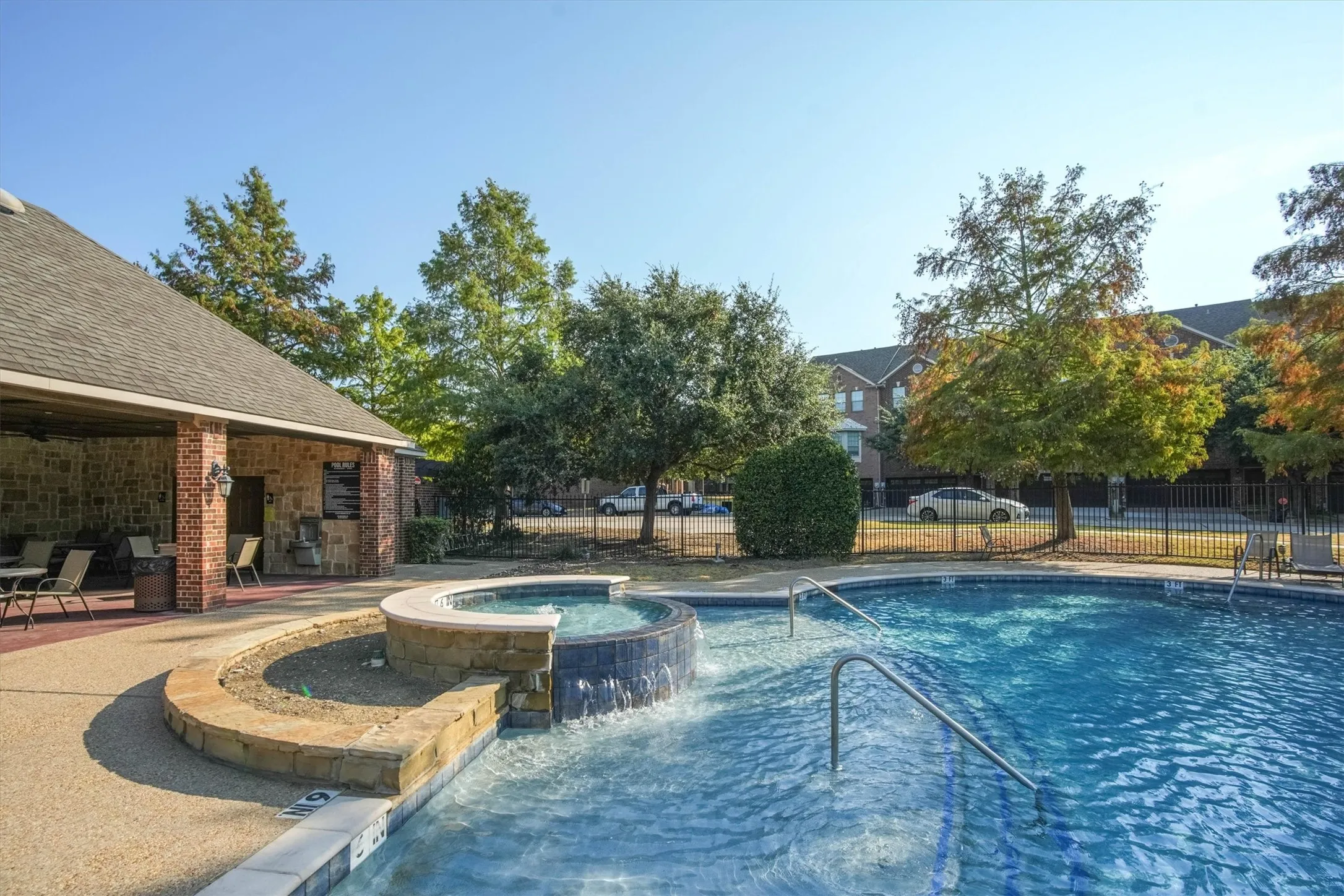Townhouse For Rent in Dallas County , 1441 Fox Run Drive, Irving, Texas 75063, 3 Bedroom, 4 Bathroom, 2 Garage spaces, 2,241 Sqft, built in 2006, mls#21376849, Real Estate Agent in Irving, Homes For Rent in Dallas county, Homes For Rent in Irving, Realtor in Irving Texas, Real Estate Brokerage Independent Realty Texas, Luminita Cordes Realtor