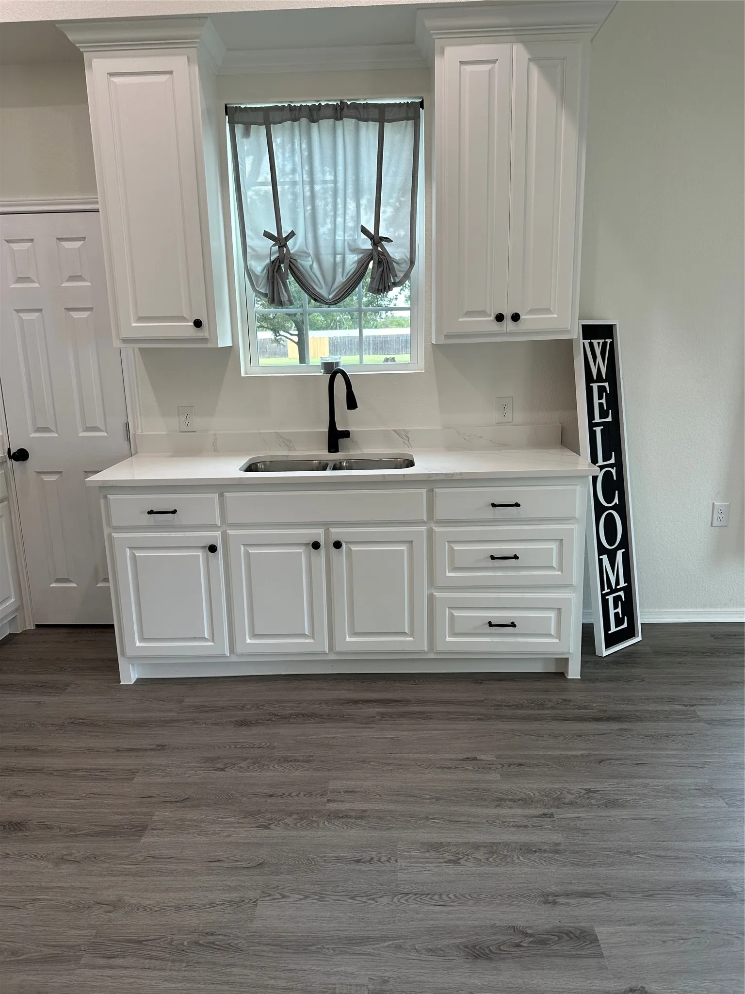 Duplex For Rent in Falls County , 301 Ward Street B, Marlin, Texas 76661, 2 Bedroom, 1 Bathroom, Garage spaces, 1,000 Sqft, built in 1950, mls#21375686, Real Estate Agent in Marlin, Homes For Rent in Falls county, Homes For Rent in Marlin, Realtor in Marlin Texas, Real Estate Brokerage Independent Realty Texas, Luminita Cordes Realtor