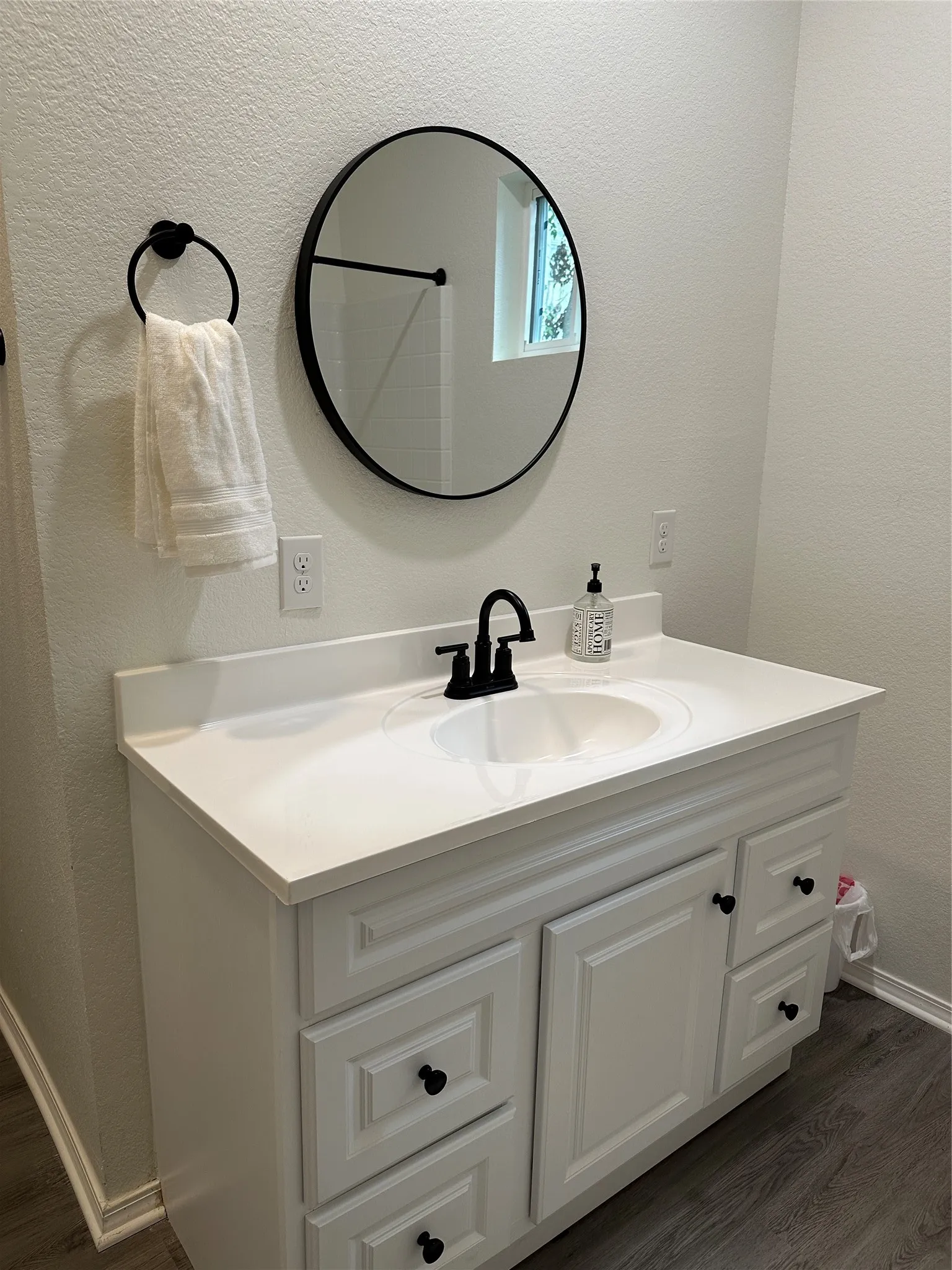 Duplex For Rent in Falls County , 301 Ward Street B, Marlin, Texas 76661, 2 Bedroom, 1 Bathroom, Garage spaces, 1,000 Sqft, built in 1950, mls#21375686, Real Estate Agent in Marlin, Homes For Rent in Falls county, Homes For Rent in Marlin, Realtor in Marlin Texas, Real Estate Brokerage Independent Realty Texas, Luminita Cordes Realtor