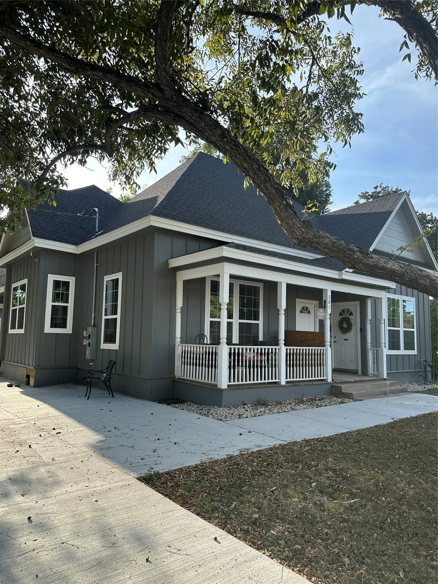 Duplex For Rent in Falls County , 301 Ward Street B, Marlin, Texas 76661, 2 Bedroom, 1 Bathroom, Garage spaces, 1,000 Sqft, built in 1950, mls#21375686, Real Estate Agent in Marlin, Homes For Rent in Falls county, Homes For Rent in Marlin, Realtor in Marlin Texas, Real Estate Brokerage Independent Realty Texas, Luminita Cordes Realtor