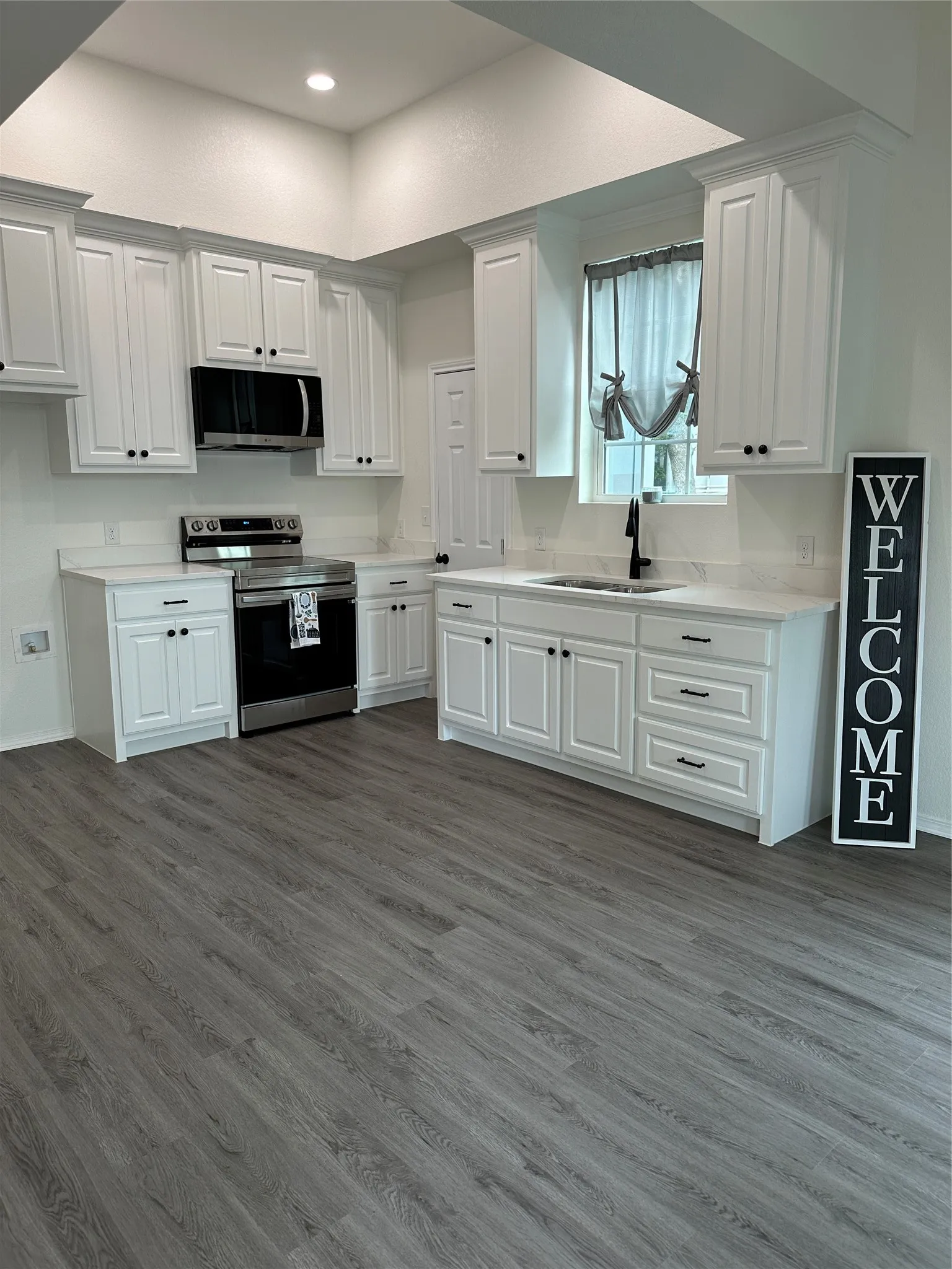 Duplex For Rent in Falls County , 301 Ward Street B, Marlin, Texas 76661, 2 Bedroom, 1 Bathroom, Garage spaces, 1,000 Sqft, built in 1950, mls#21375686, Real Estate Agent in Marlin, Homes For Rent in Falls county, Homes For Rent in Marlin, Realtor in Marlin Texas, Real Estate Brokerage Independent Realty Texas, Luminita Cordes Realtor