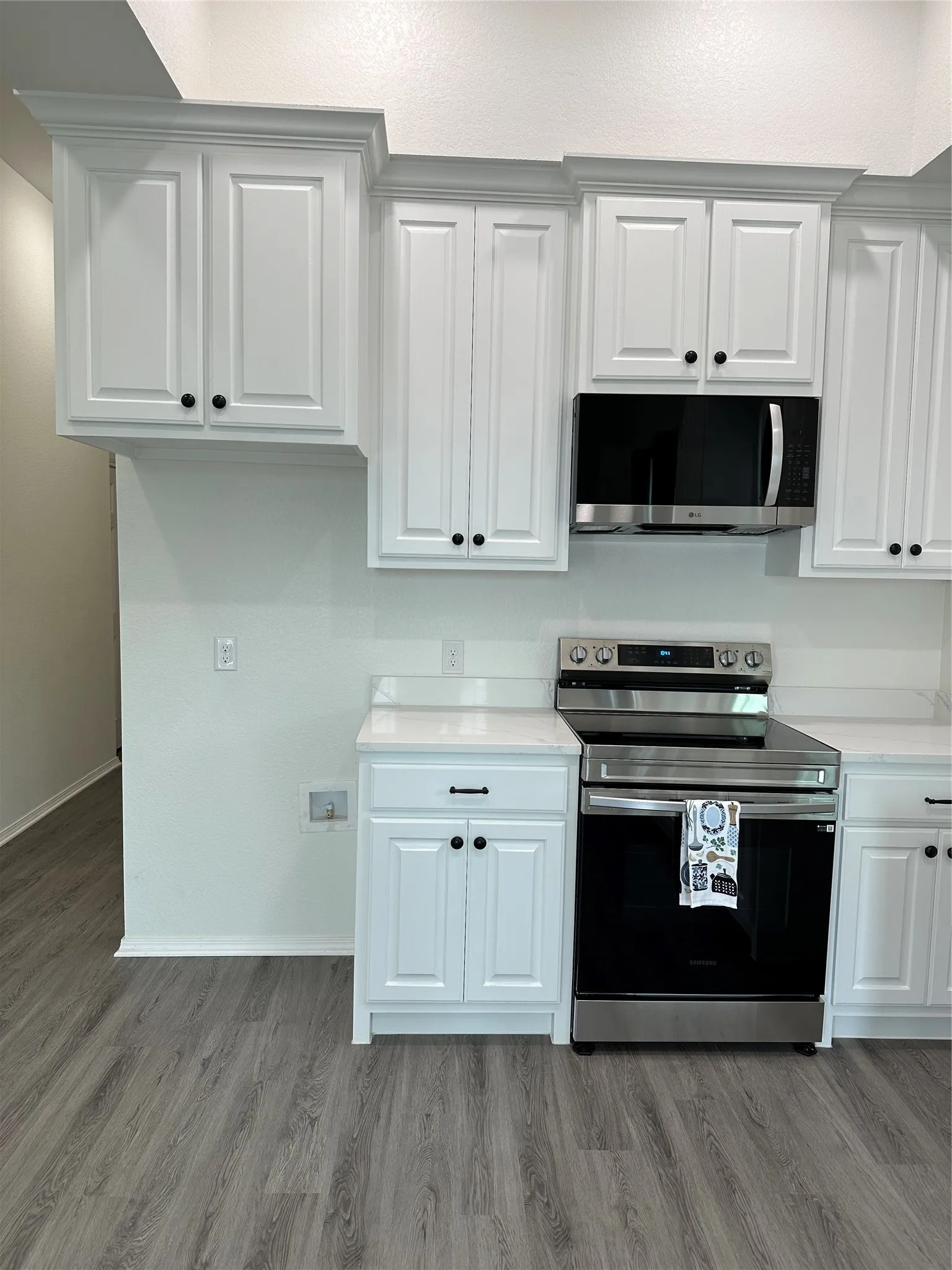 Duplex For Rent in Falls County , 301 Ward Street B, Marlin, Texas 76661, 2 Bedroom, 1 Bathroom, Garage spaces, 1,000 Sqft, built in 1950, mls#21375686, Real Estate Agent in Marlin, Homes For Rent in Falls county, Homes For Rent in Marlin, Realtor in Marlin Texas, Real Estate Brokerage Independent Realty Texas, Luminita Cordes Realtor