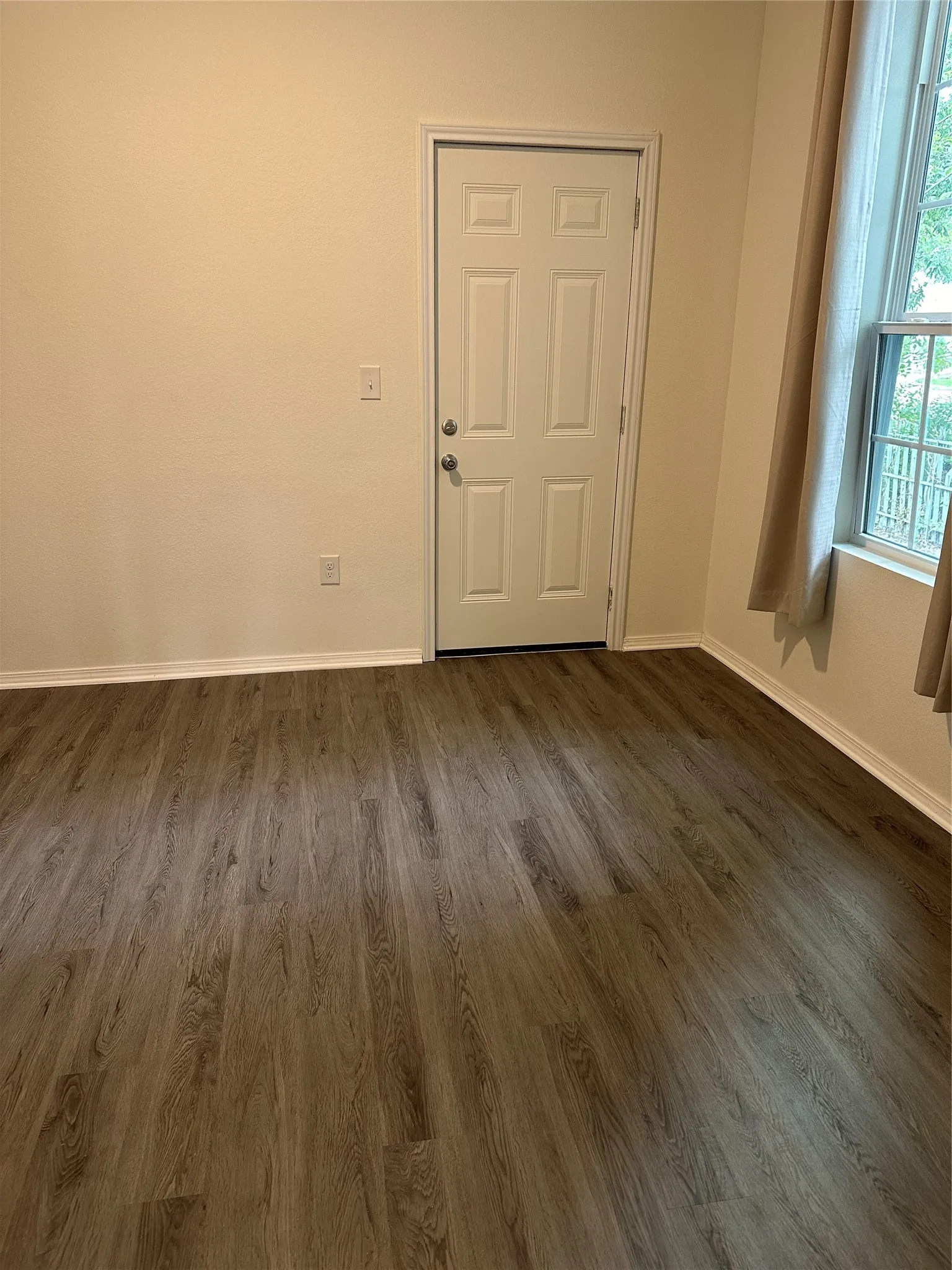 Duplex For Rent in Falls County , 301 Ward Street B, Marlin, Texas 76661, 2 Bedroom, 1 Bathroom, Garage spaces, 1,000 Sqft, built in 1950, mls#21375686, Real Estate Agent in Marlin, Homes For Rent in Falls county, Homes For Rent in Marlin, Realtor in Marlin Texas, Real Estate Brokerage Independent Realty Texas, Luminita Cordes Realtor