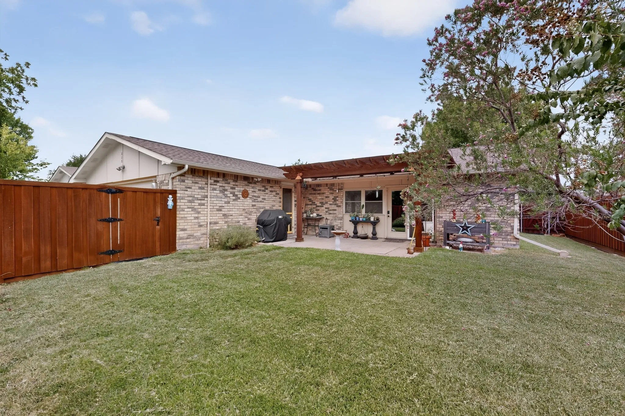 Single Family Residence For Sale in Collin County , 808 Rushmore Lane, Plano, Texas 75023, 4 Bedroom, 2 Bathroom, 2 Garage spaces, 2,051 Sqft, built in 1979, mls#21376147, Real Estate Agent in Plano, Homes For Sale in Collin county, Homes For Sale in Plano, Realtor in Plano Texas, Real Estate Brokerage Independent Realty Texas, Luminita Cordes Realtor