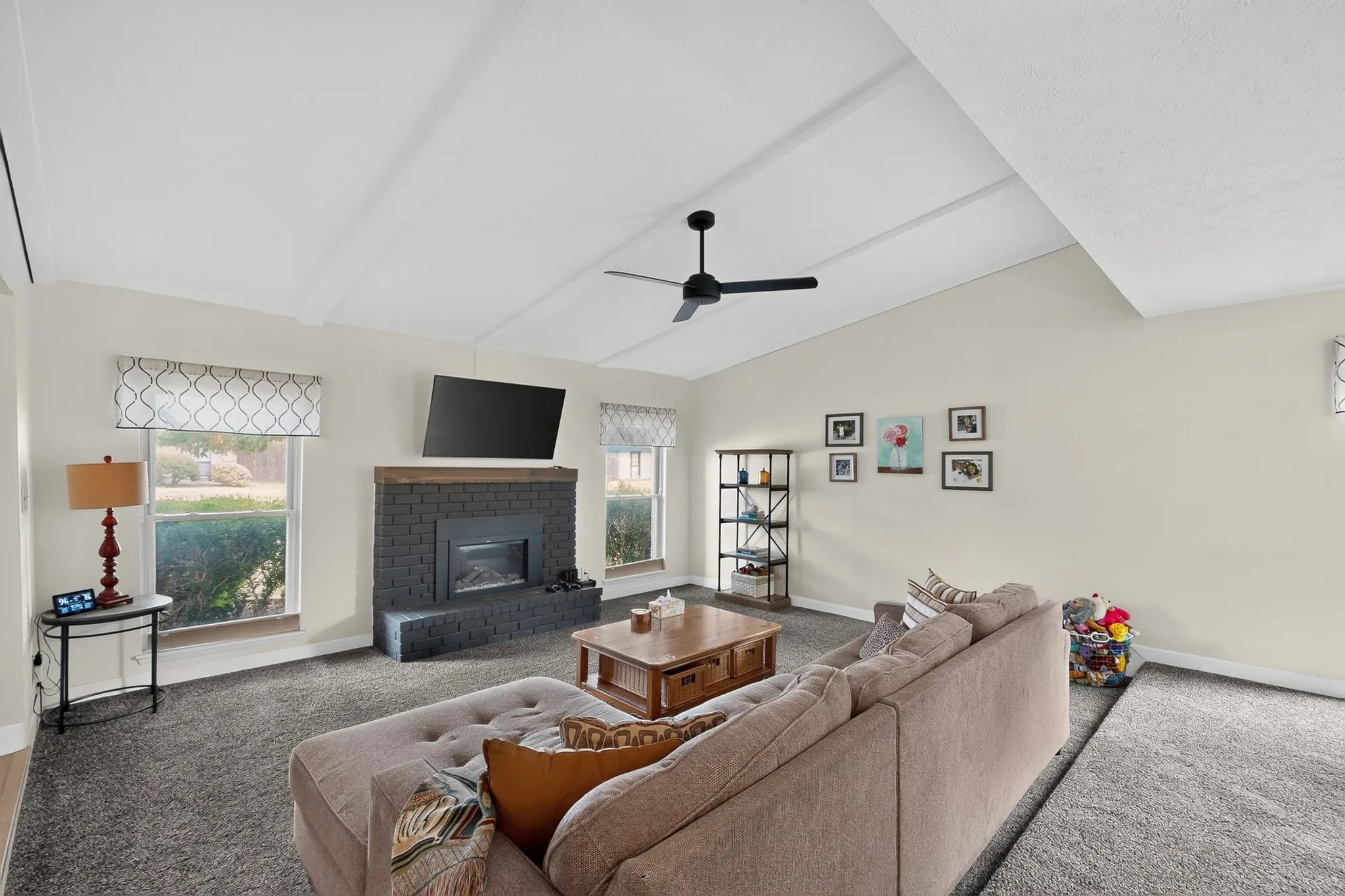 Single Family Residence For Sale in Collin County , 808 Rushmore Lane, Plano, Texas 75023, 4 Bedroom, 2 Bathroom, 2 Garage spaces, 2,051 Sqft, built in 1979, mls#21376147, Real Estate Agent in Plano, Homes For Sale in Collin county, Homes For Sale in Plano, Realtor in Plano Texas, Real Estate Brokerage Independent Realty Texas, Luminita Cordes Realtor