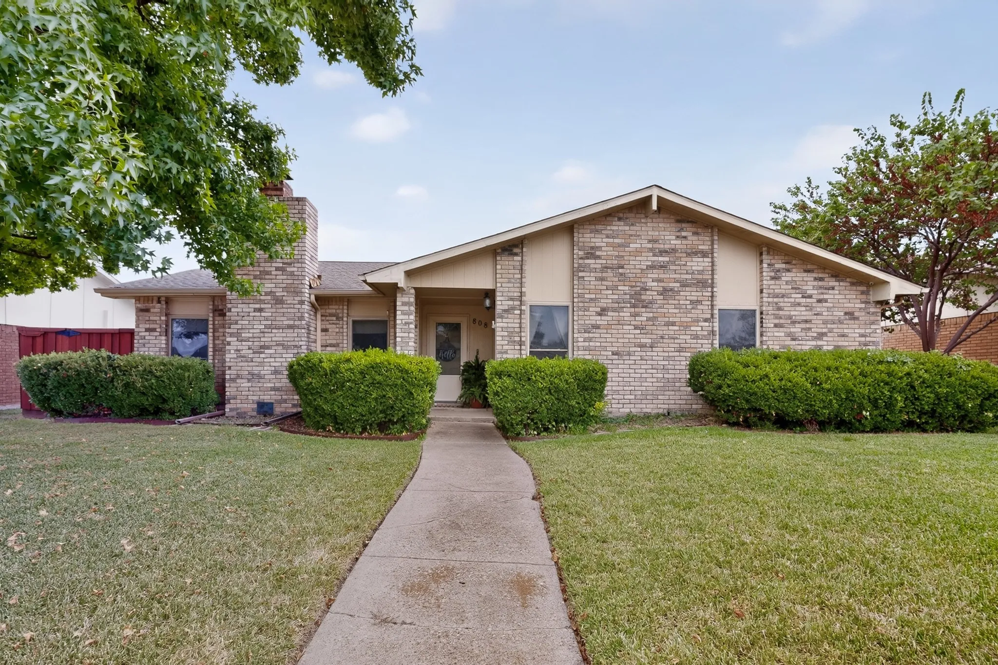 Single Family Residence For Sale in Collin County , 808 Rushmore Lane, Plano, Texas 75023, 4 Bedroom, 2 Bathroom, 2 Garage spaces, 2,051 Sqft, built in 1979, mls#21376147, Real Estate Agent in Plano, Homes For Sale in Collin county, Homes For Sale in Plano, Realtor in Plano Texas, Real Estate Brokerage Independent Realty Texas, Luminita Cordes Realtor