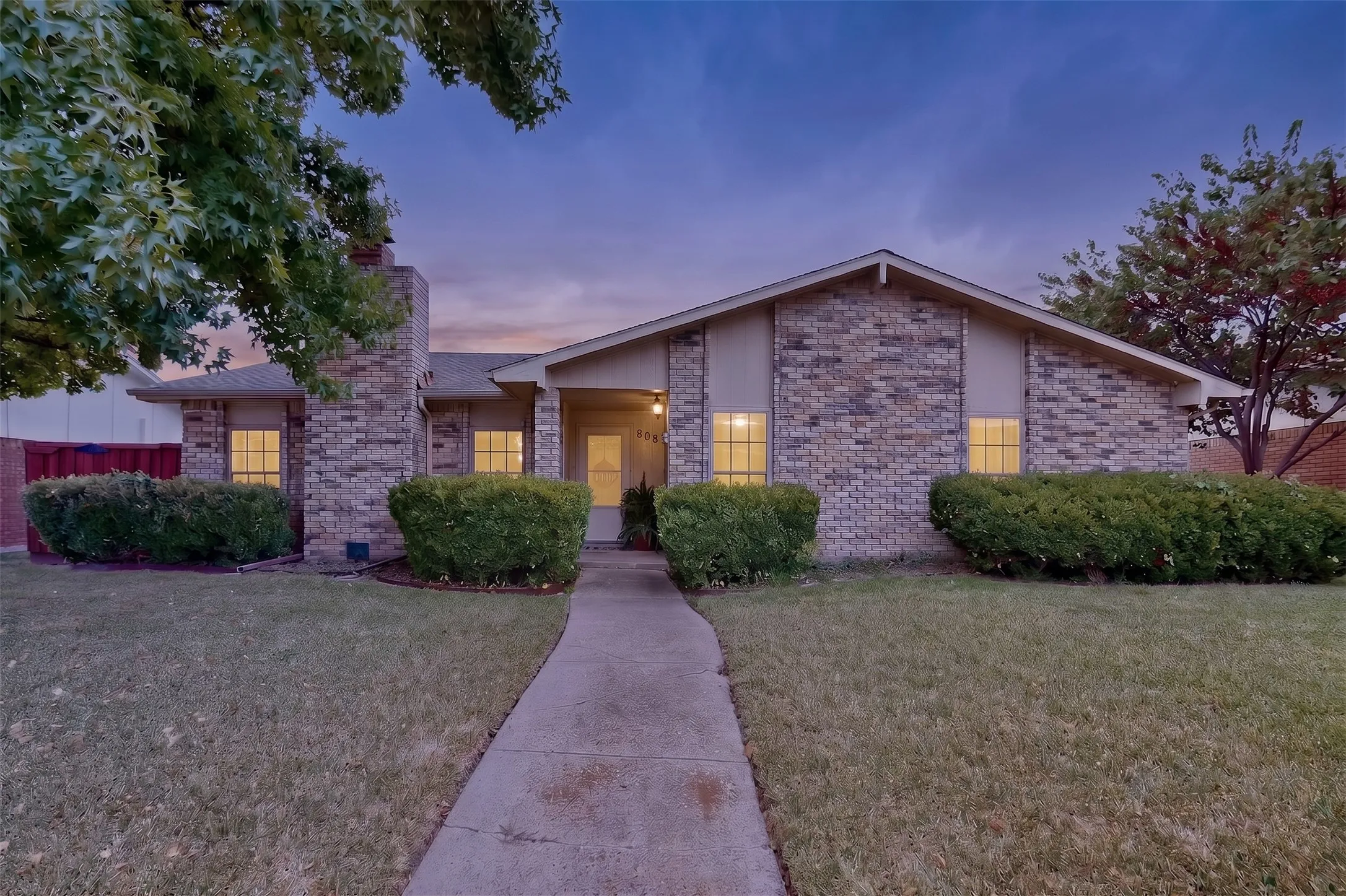 Single Family Residence For Sale in Collin County , 808 Rushmore Lane, Plano, Texas 75023, 4 Bedroom, 2 Bathroom, 2 Garage spaces, 2,051 Sqft, built in 1979, mls#21376147, Real Estate Agent in Plano, Homes For Sale in Collin county, Homes For Sale in Plano, Realtor in Plano Texas, Real Estate Brokerage Independent Realty Texas, Luminita Cordes Realtor