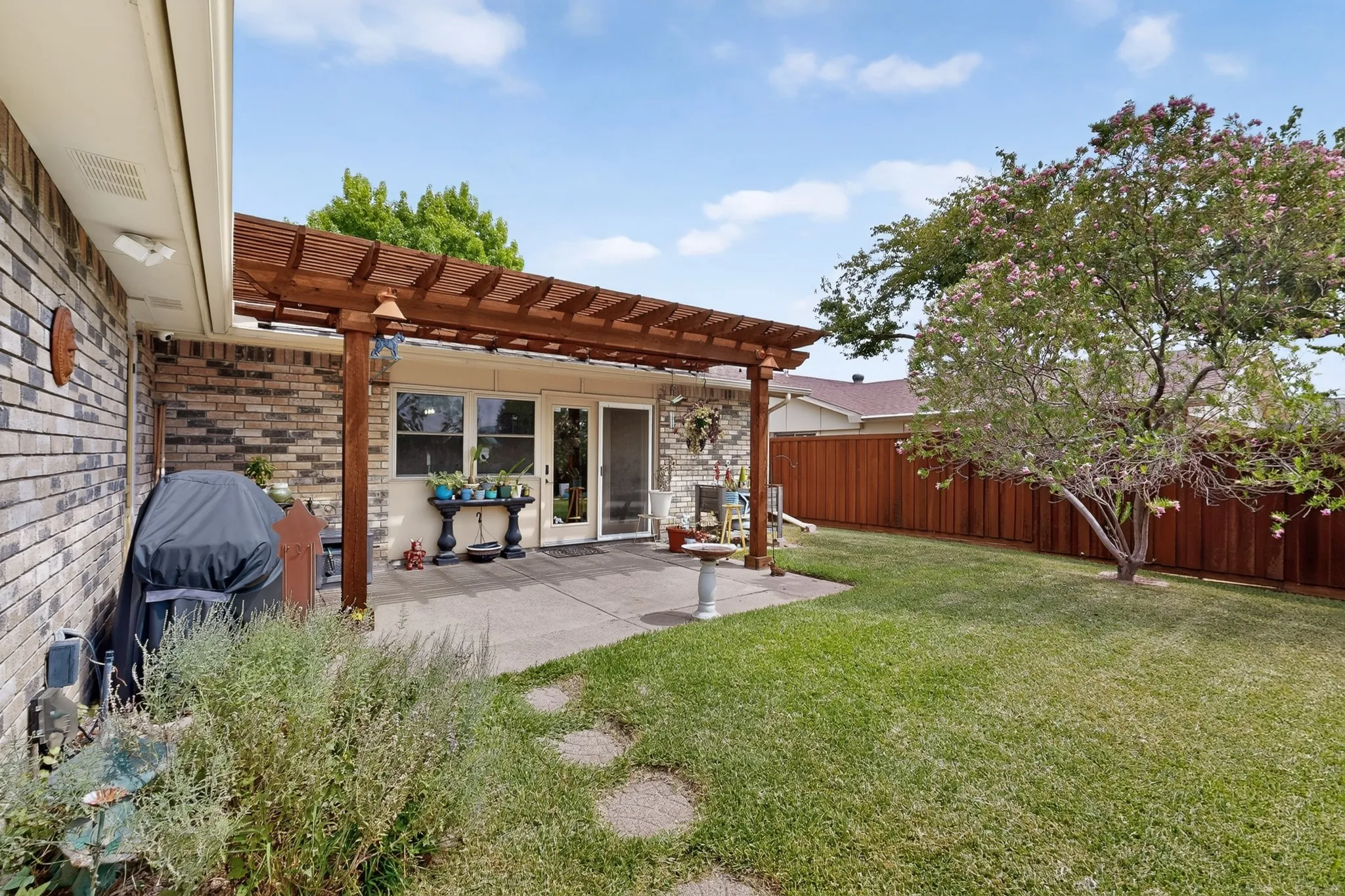 Single Family Residence For Sale in Collin County , 808 Rushmore Lane, Plano, Texas 75023, 4 Bedroom, 2 Bathroom, 2 Garage spaces, 2,051 Sqft, built in 1979, mls#21376147, Real Estate Agent in Plano, Homes For Sale in Collin county, Homes For Sale in Plano, Realtor in Plano Texas, Real Estate Brokerage Independent Realty Texas, Luminita Cordes Realtor