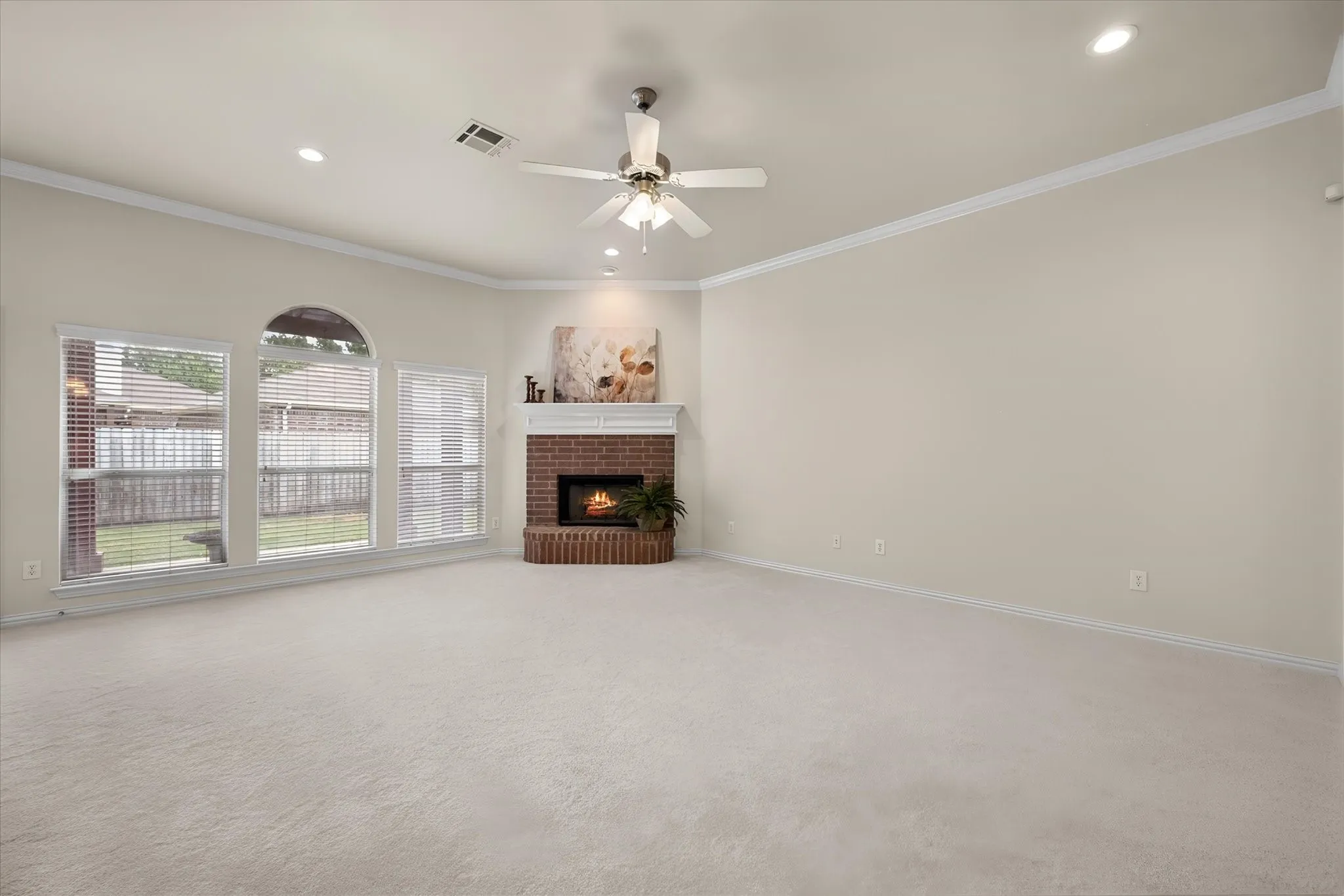 Single Family Residence For Sale in Johnson County , 200 Arrowhead Drive, Burleson, Texas 76028, 3 Bedroom, 2 Bathroom, 2 Garage spaces, 1,903 Sqft, built in 2003, mls#21375822, Real Estate Agent in Burleson, Homes For Sale in Johnson county, Homes For Sale in Burleson, Realtor in Burleson Texas, Real Estate Brokerage Independent Realty Texas, Luminita Cordes Realtor