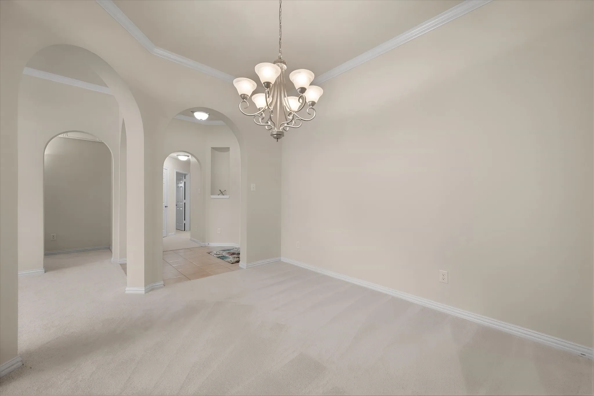 Single Family Residence For Sale in Johnson County , 200 Arrowhead Drive, Burleson, Texas 76028, 3 Bedroom, 2 Bathroom, 2 Garage spaces, 1,903 Sqft, built in 2003, mls#21375822, Real Estate Agent in Burleson, Homes For Sale in Johnson county, Homes For Sale in Burleson, Realtor in Burleson Texas, Real Estate Brokerage Independent Realty Texas, Luminita Cordes Realtor