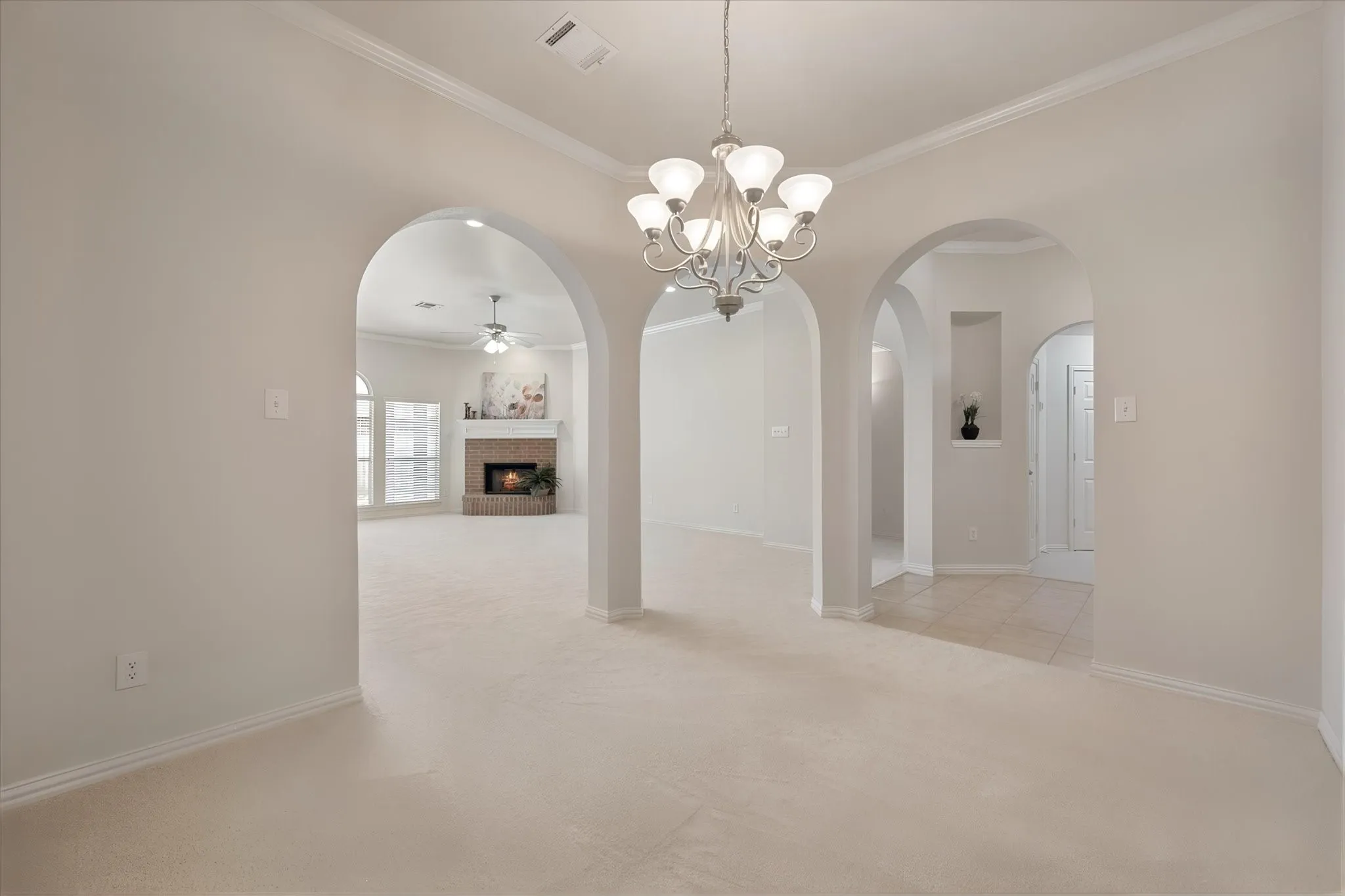 Single Family Residence For Sale in Johnson County , 200 Arrowhead Drive, Burleson, Texas 76028, 3 Bedroom, 2 Bathroom, 2 Garage spaces, 1,903 Sqft, built in 2003, mls#21375822, Real Estate Agent in Burleson, Homes For Sale in Johnson county, Homes For Sale in Burleson, Realtor in Burleson Texas, Real Estate Brokerage Independent Realty Texas, Luminita Cordes Realtor