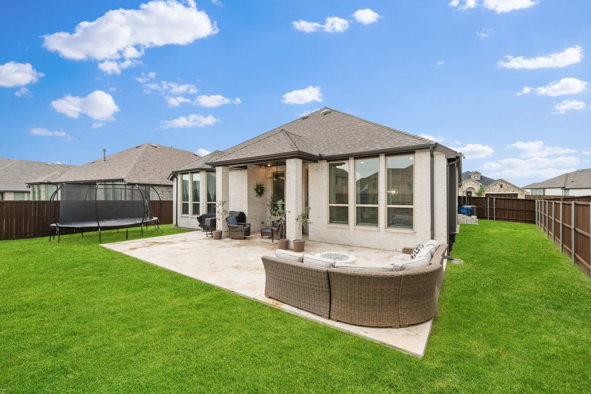 Single Family Residence For Sale in Rockwall County , 1830 Bellagio Lane, Mclendon Chisholm, Texas 75032, 4 Bedroom, 4 Bathroom, 3 Garage spaces, 2,772 Sqft, built in 2020, mls#21377096, Real Estate Agent in Mclendon Chisholm, Homes For Sale in Rockwall county, Homes For Sale in Mclendon Chisholm, Realtor in Mclendon Chisholm Texas, Real Estate Brokerage Independent Realty Texas, Luminita Cordes Realtor