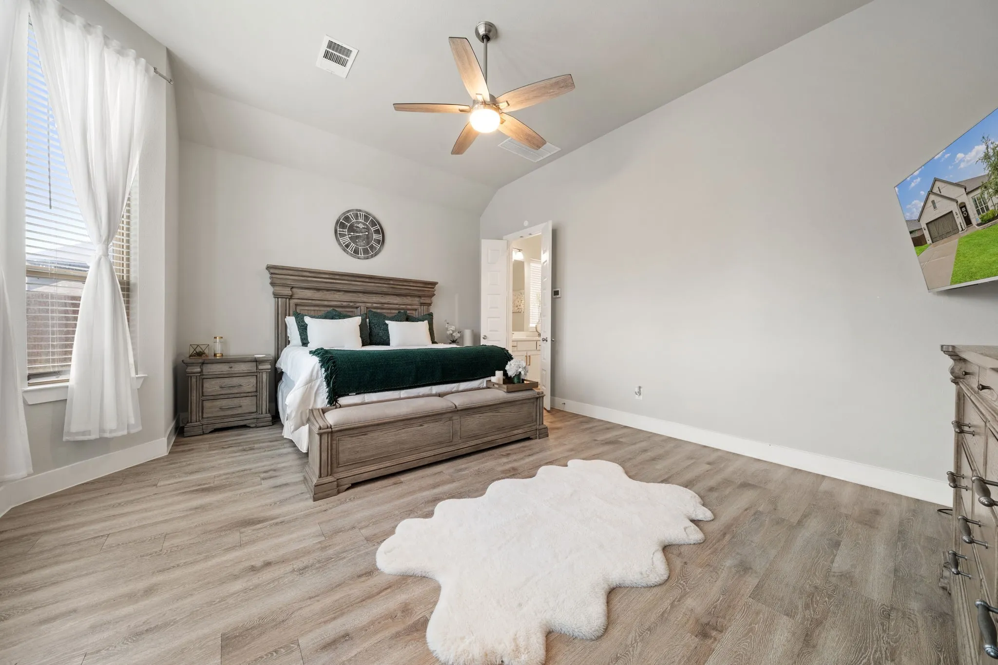 Single Family Residence For Sale in Rockwall County , 1830 Bellagio Lane, Mclendon Chisholm, Texas 75032, 4 Bedroom, 4 Bathroom, 3 Garage spaces, 2,772 Sqft, built in 2020, mls#21377096, Real Estate Agent in Mclendon Chisholm, Homes For Sale in Rockwall county, Homes For Sale in Mclendon Chisholm, Realtor in Mclendon Chisholm Texas, Real Estate Brokerage Independent Realty Texas, Luminita Cordes Realtor