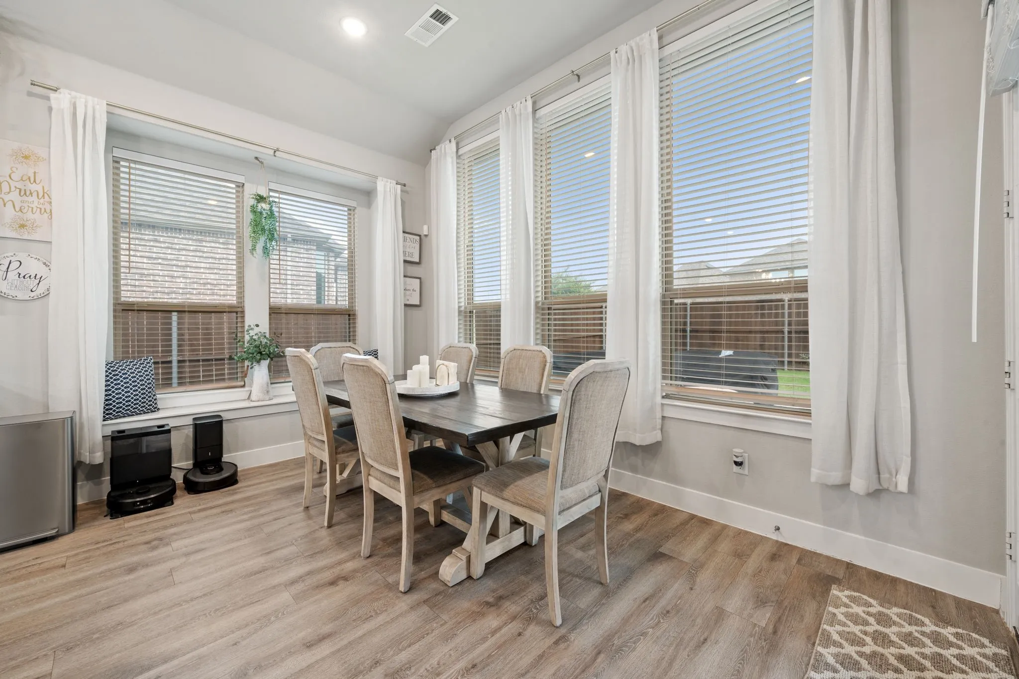 Single Family Residence For Sale in Rockwall County , 1830 Bellagio Lane, Mclendon Chisholm, Texas 75032, 4 Bedroom, 4 Bathroom, 3 Garage spaces, 2,772 Sqft, built in 2020, mls#21377096, Real Estate Agent in Mclendon Chisholm, Homes For Sale in Rockwall county, Homes For Sale in Mclendon Chisholm, Realtor in Mclendon Chisholm Texas, Real Estate Brokerage Independent Realty Texas, Luminita Cordes Realtor
