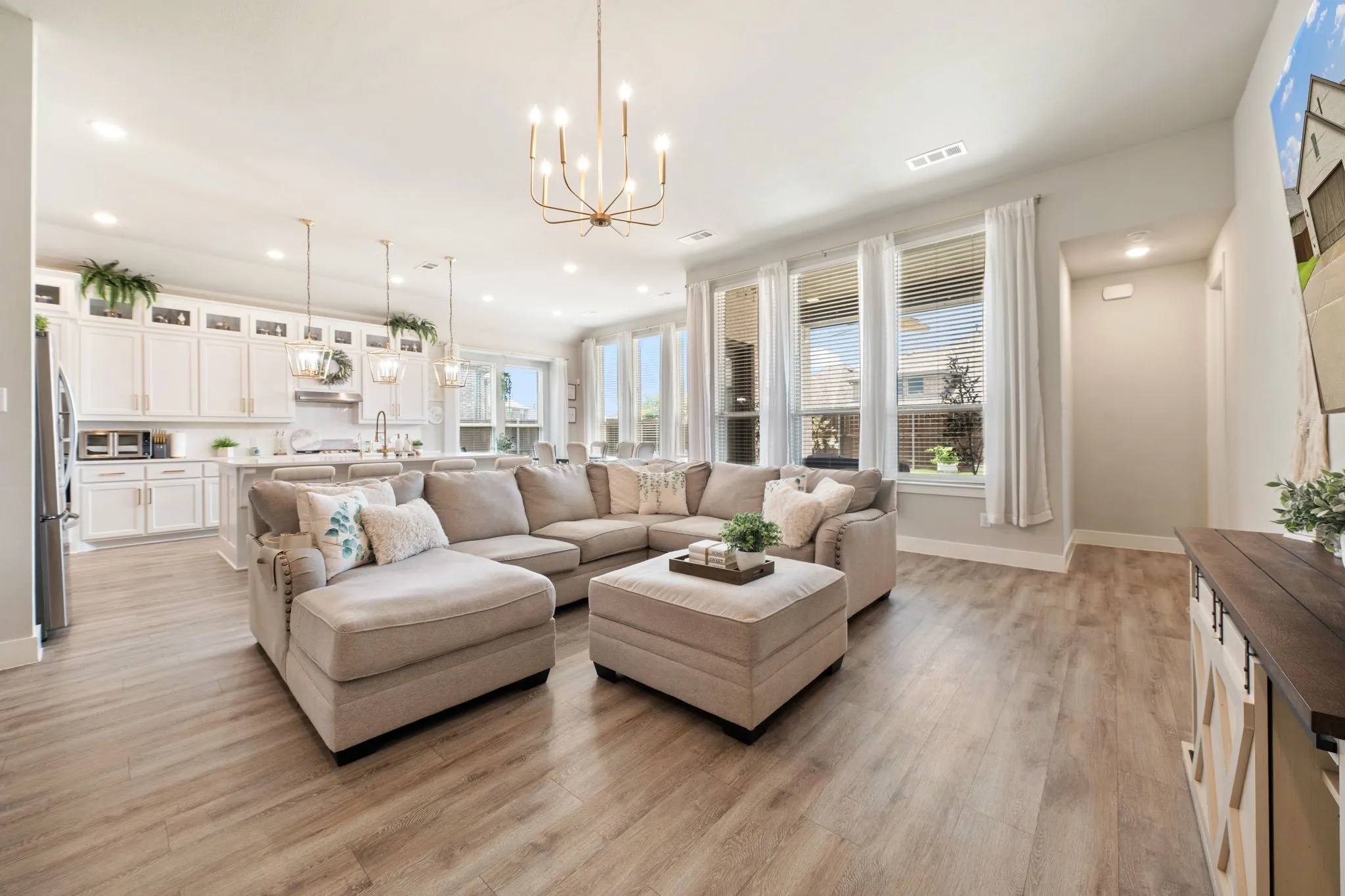 Single Family Residence For Sale in Rockwall County , 1830 Bellagio Lane, Mclendon Chisholm, Texas 75032, 4 Bedroom, 4 Bathroom, 3 Garage spaces, 2,772 Sqft, built in 2020, mls#21377096, Real Estate Agent in Mclendon Chisholm, Homes For Sale in Rockwall county, Homes For Sale in Mclendon Chisholm, Realtor in Mclendon Chisholm Texas, Real Estate Brokerage Independent Realty Texas, Luminita Cordes Realtor