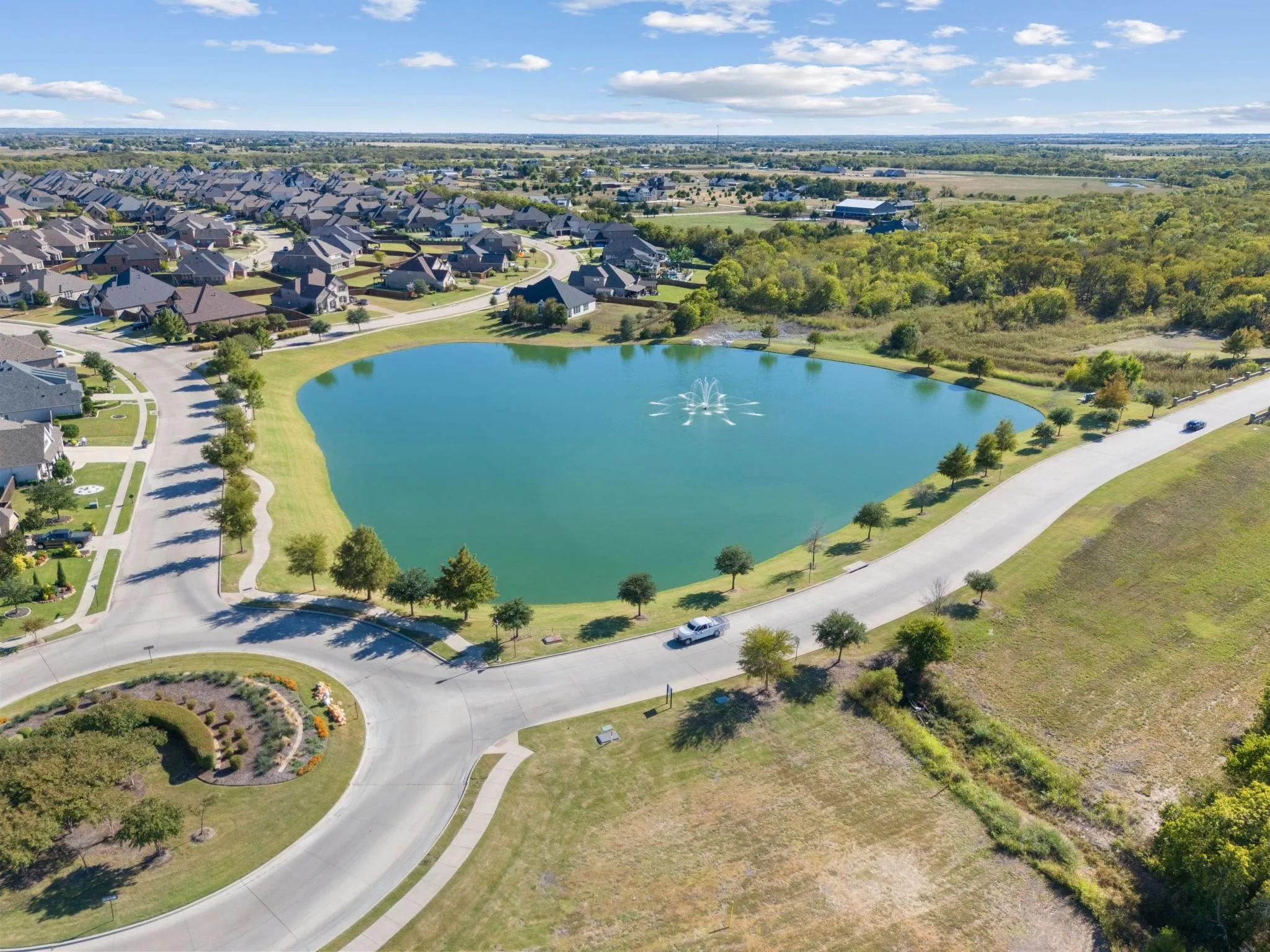 Single Family Residence For Sale in Rockwall County , 1830 Bellagio Lane, Mclendon Chisholm, Texas 75032, 4 Bedroom, 4 Bathroom, 3 Garage spaces, 2,772 Sqft, built in 2020, mls#21377096, Real Estate Agent in Mclendon Chisholm, Homes For Sale in Rockwall county, Homes For Sale in Mclendon Chisholm, Realtor in Mclendon Chisholm Texas, Real Estate Brokerage Independent Realty Texas, Luminita Cordes Realtor