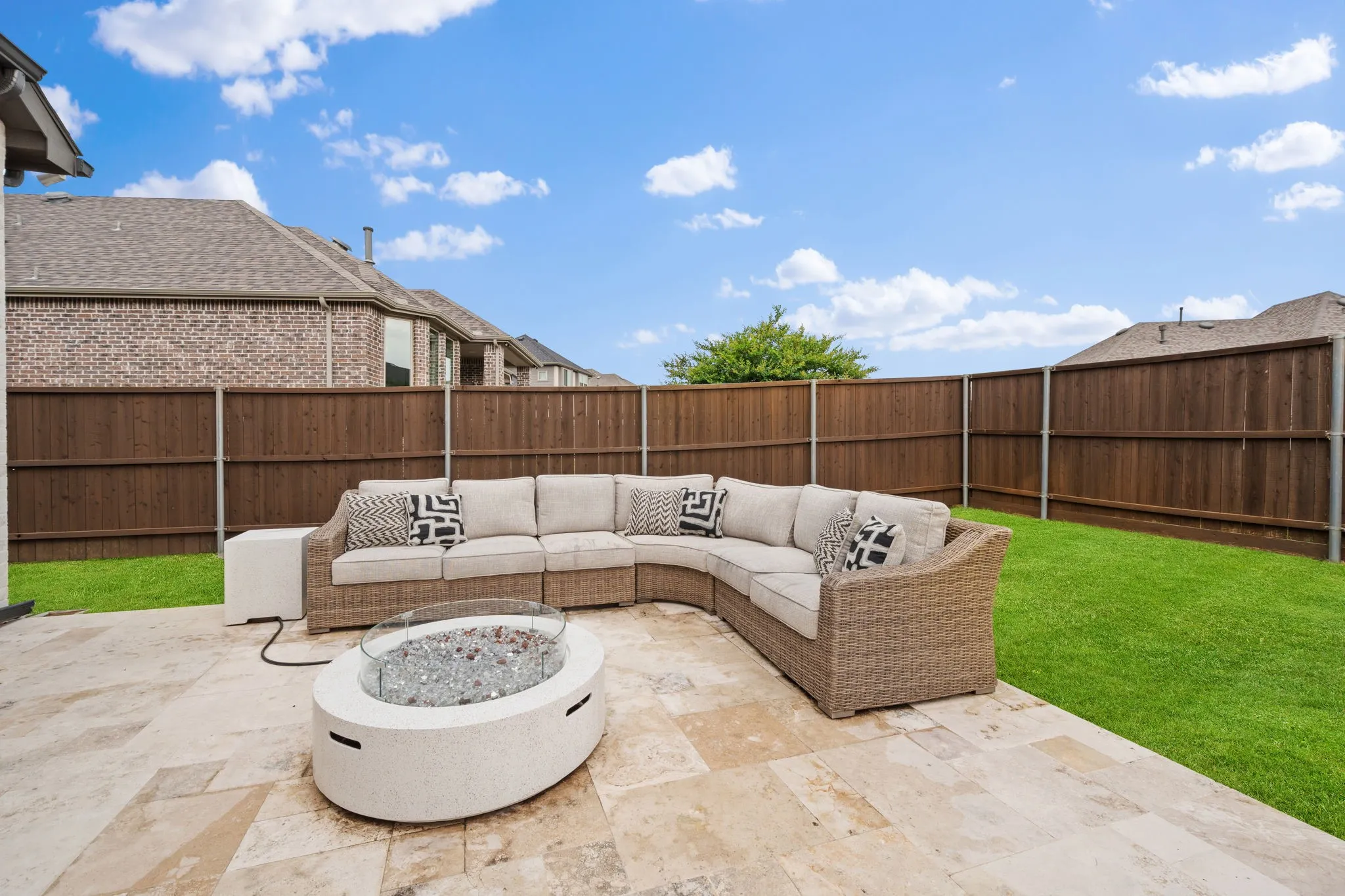 Single Family Residence For Sale in Rockwall County , 1830 Bellagio Lane, Mclendon Chisholm, Texas 75032, 4 Bedroom, 4 Bathroom, 3 Garage spaces, 2,772 Sqft, built in 2020, mls#21377096, Real Estate Agent in Mclendon Chisholm, Homes For Sale in Rockwall county, Homes For Sale in Mclendon Chisholm, Realtor in Mclendon Chisholm Texas, Real Estate Brokerage Independent Realty Texas, Luminita Cordes Realtor