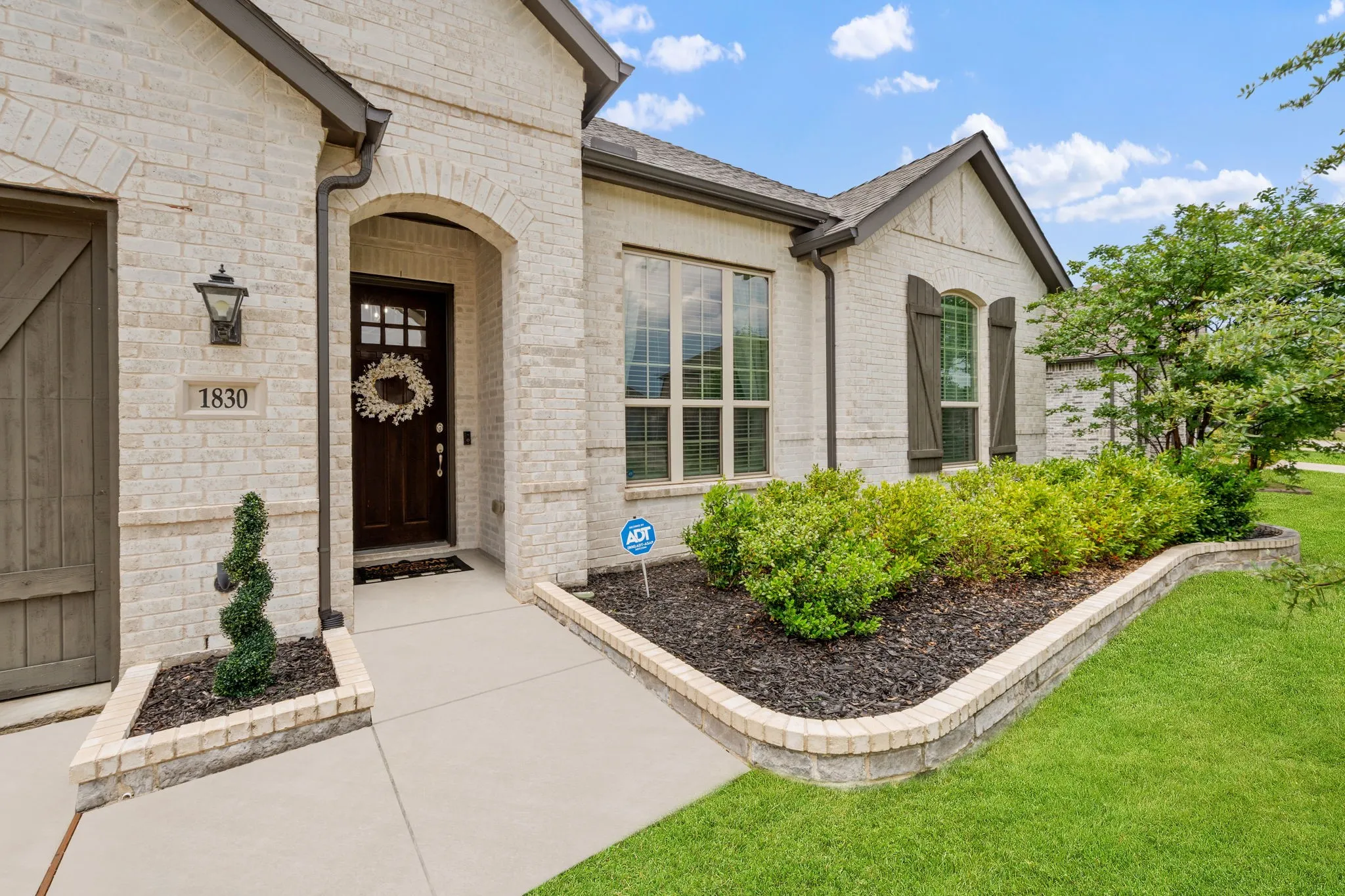 Single Family Residence For Sale in Rockwall County , 1830 Bellagio Lane, Mclendon Chisholm, Texas 75032, 4 Bedroom, 4 Bathroom, 3 Garage spaces, 2,772 Sqft, built in 2020, mls#21377096, Real Estate Agent in Mclendon Chisholm, Homes For Sale in Rockwall county, Homes For Sale in Mclendon Chisholm, Realtor in Mclendon Chisholm Texas, Real Estate Brokerage Independent Realty Texas, Luminita Cordes Realtor