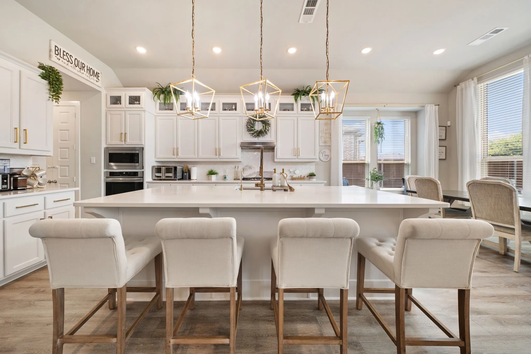 Single Family Residence For Sale in Rockwall County , 1830 Bellagio Lane, Mclendon Chisholm, Texas 75032, 4 Bedroom, 4 Bathroom, 3 Garage spaces, 2,772 Sqft, built in 2020, mls#21377096, Real Estate Agent in Mclendon Chisholm, Homes For Sale in Rockwall county, Homes For Sale in Mclendon Chisholm, Realtor in Mclendon Chisholm Texas, Real Estate Brokerage Independent Realty Texas, Luminita Cordes Realtor