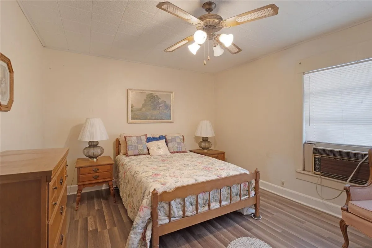 Single Family Residence For Sale in Fannin County , 4934 Fm-68, Gober, Texas 75443, 3 Bedroom, 1 Bathroom, 2 Garage spaces, 1,323 Sqft, built in 1948, mls#21377071, Real Estate Agent in Gober, Homes For Sale in Fannin county, Homes For Sale in Gober, Realtor in Gober Texas, Real Estate Brokerage Independent Realty Texas, Luminita Cordes Realtor
