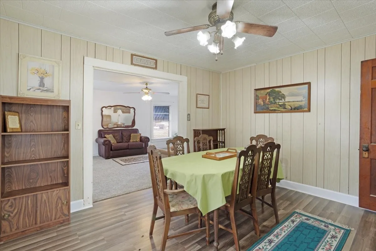 Single Family Residence For Sale in Fannin County , 4934 Fm-68, Gober, Texas 75443, 3 Bedroom, 1 Bathroom, 2 Garage spaces, 1,323 Sqft, built in 1948, mls#21377071, Real Estate Agent in Gober, Homes For Sale in Fannin county, Homes For Sale in Gober, Realtor in Gober Texas, Real Estate Brokerage Independent Realty Texas, Luminita Cordes Realtor