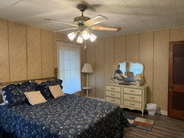Single Family Residence For Sale in Fannin County , 4934 Fm-68, Gober, Texas 75443, 3 Bedroom, 1 Bathroom, 2 Garage spaces, 1,323 Sqft, built in 1948, mls#21377071, Real Estate Agent in Gober, Homes For Sale in Fannin county, Homes For Sale in Gober, Realtor in Gober Texas, Real Estate Brokerage Independent Realty Texas, Luminita Cordes Realtor