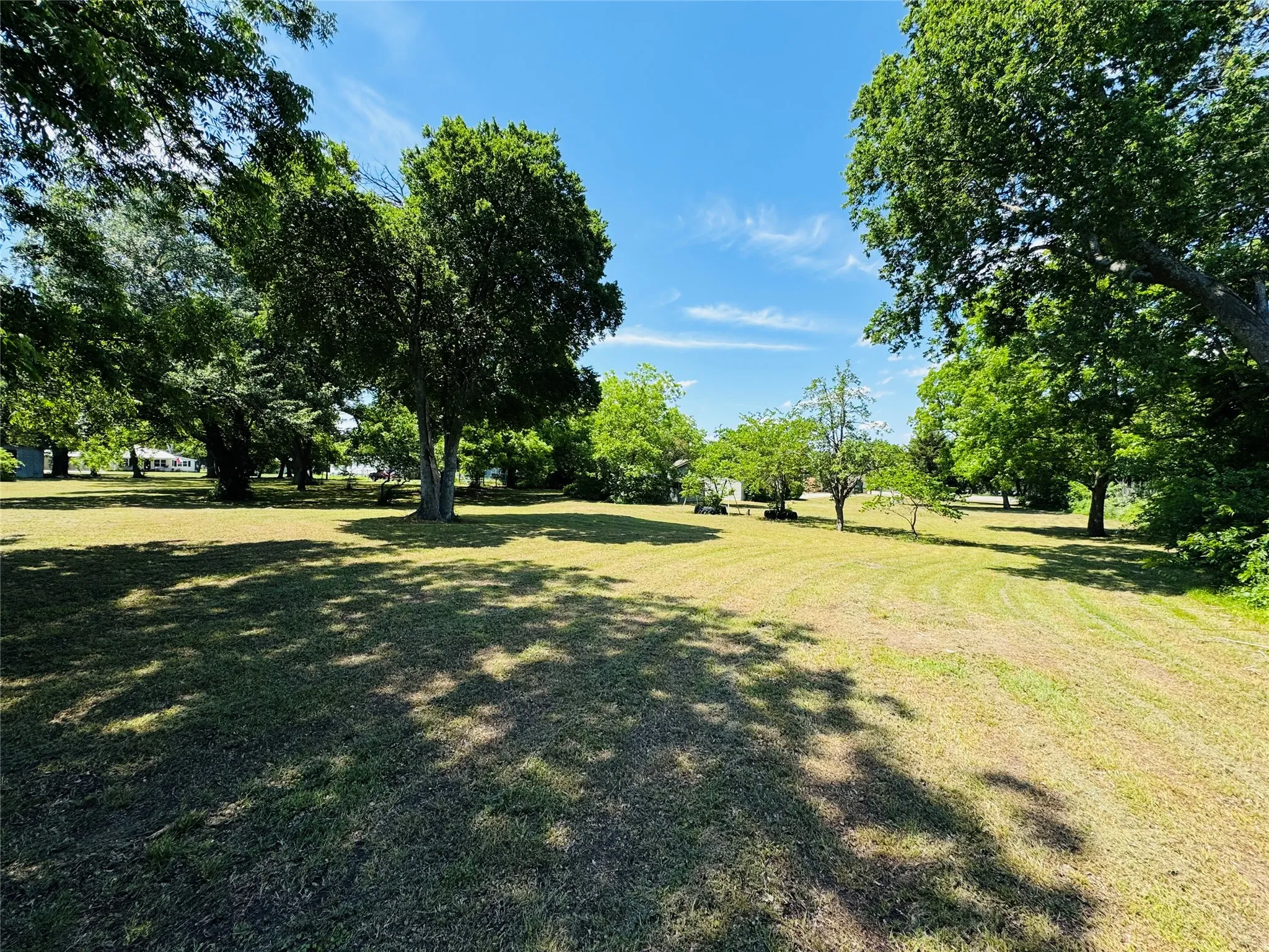 Single Family Residence For Sale in Fannin County , 4934 Fm-68, Gober, Texas 75443, 3 Bedroom, 1 Bathroom, 2 Garage spaces, 1,323 Sqft, built in 1948, mls#21377071, Real Estate Agent in Gober, Homes For Sale in Fannin county, Homes For Sale in Gober, Realtor in Gober Texas, Real Estate Brokerage Independent Realty Texas, Luminita Cordes Realtor