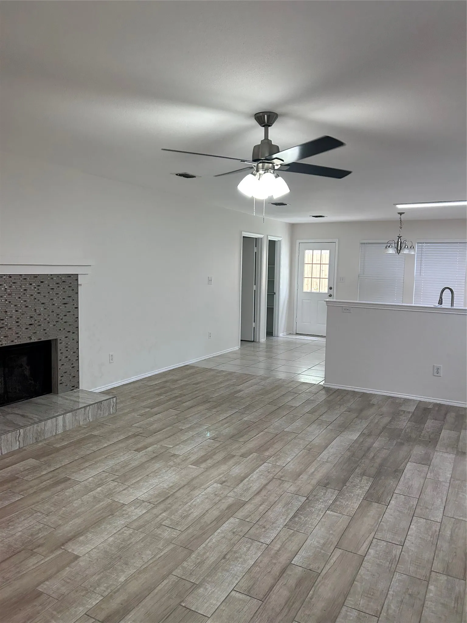 Single Family Residence For Rent in Dallas County , 1438 Eastview Drive, Garland, Texas 75040, 3 Bedroom, 2 Bathroom, 2 Garage spaces, 1,628 Sqft, built in 1997, mls#21377132, Real Estate Agent in Garland, Homes For Rent in Dallas county, Homes For Rent in Garland, Realtor in Garland Texas, Real Estate Brokerage Independent Realty Texas, Luminita Cordes Realtor