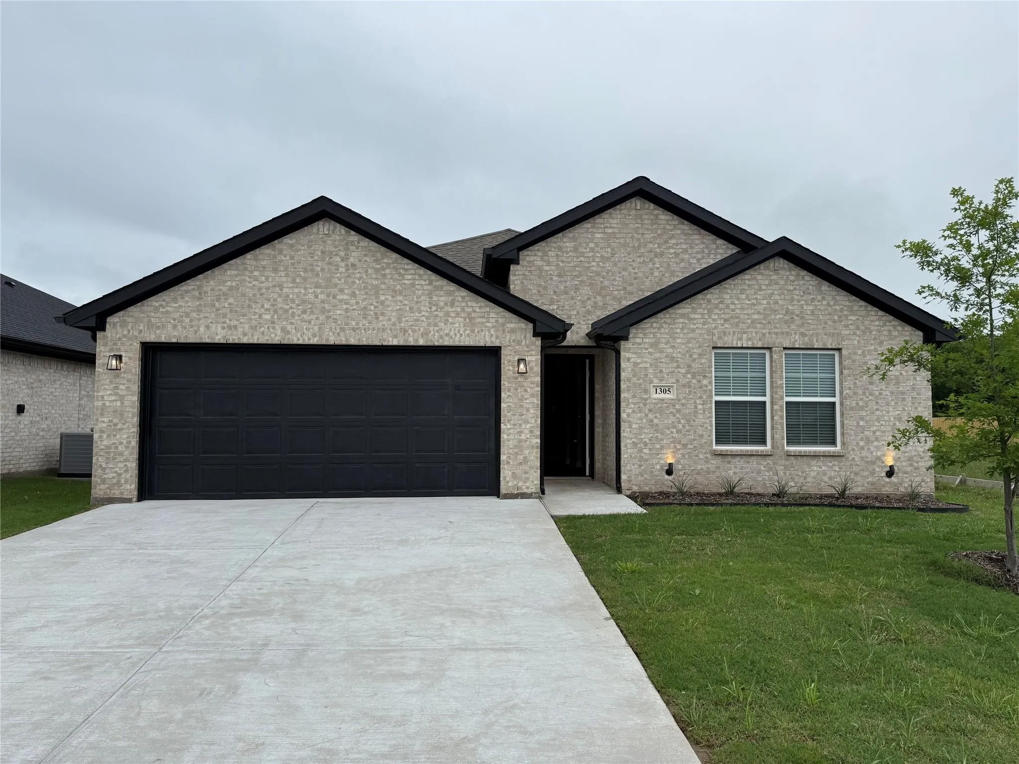 Single Family Residence For Sale in Hunt County , 1305 Brad Kellar Drive, Greenville, Texas 75402, 4 Bedroom, 2 Bathroom, 2 Garage spaces, 1,704 Sqft, built in 2024, mls#21376900, Real Estate Agent in Greenville, Homes For Sale in Hunt county, Homes For Sale in Greenville, Realtor in Greenville Texas, Real Estate Brokerage Independent Realty Texas, Luminita Cordes Realtor