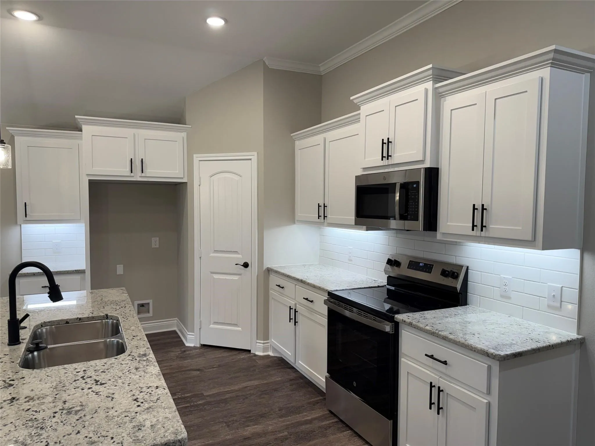 Single Family Residence For Sale in Hunt County , 1305 Brad Kellar Drive, Greenville, Texas 75402, 4 Bedroom, 2 Bathroom, 2 Garage spaces, 1,704 Sqft, built in 2024, mls#21376900, Real Estate Agent in Greenville, Homes For Sale in Hunt county, Homes For Sale in Greenville, Realtor in Greenville Texas, Real Estate Brokerage Independent Realty Texas, Luminita Cordes Realtor