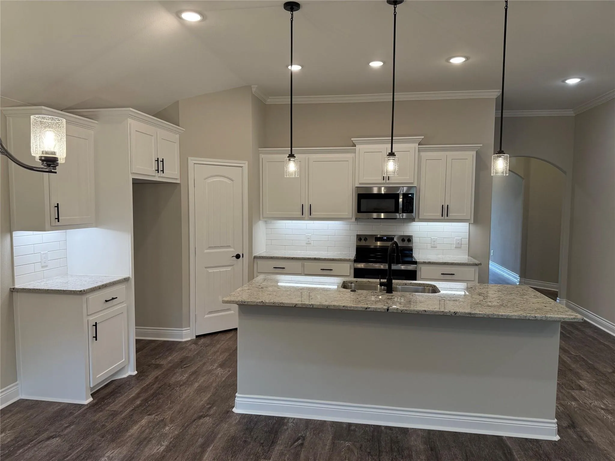 Single Family Residence For Sale in Hunt County , 1305 Brad Kellar Drive, Greenville, Texas 75402, 4 Bedroom, 2 Bathroom, 2 Garage spaces, 1,704 Sqft, built in 2024, mls#21376900, Real Estate Agent in Greenville, Homes For Sale in Hunt county, Homes For Sale in Greenville, Realtor in Greenville Texas, Real Estate Brokerage Independent Realty Texas, Luminita Cordes Realtor