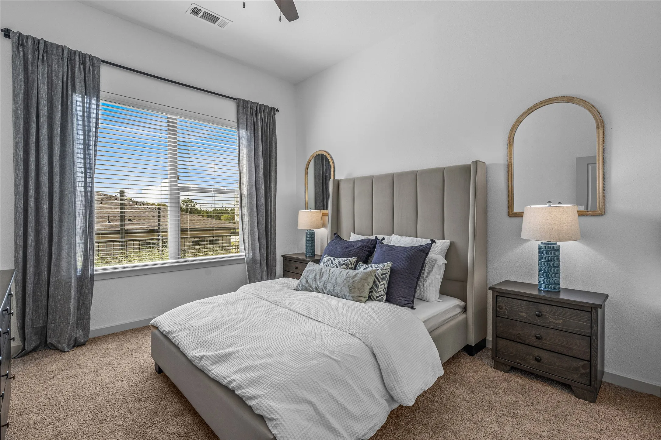 Apartment For Rent in Dallas County , 7455 W Camp Wisdom Road 3209, Dallas, Texas 75236, 1 Bedroom, 1 Bathroom, Garage spaces, 640 Sqft, built in 2022, mls#21377134, Real Estate Agent in Dallas, Homes For Rent in Dallas county, Homes For Rent in Dallas, Realtor in Dallas Texas, Real Estate Brokerage Independent Realty Texas, Luminita Cordes Realtor