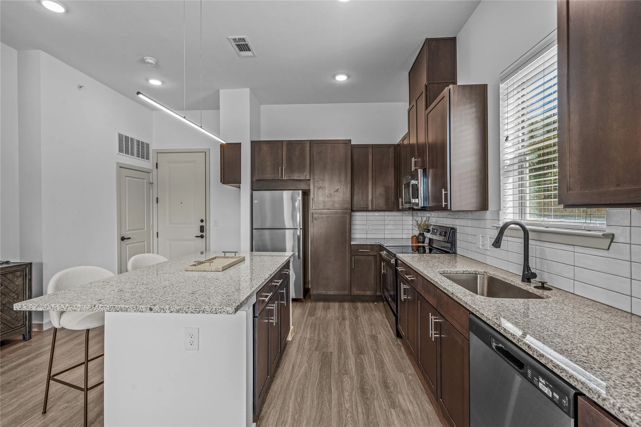 Apartment For Rent in Dallas County , 7455 W Camp Wisdom Road 5313, Dallas, Texas 75236, 1 Bedroom, 1 Bathroom, Garage spaces, 753 Sqft, built in 2022, mls#21377139, Real Estate Agent in Dallas, Homes For Rent in Dallas county, Homes For Rent in Dallas, Realtor in Dallas Texas, Real Estate Brokerage Independent Realty Texas, Luminita Cordes Realtor