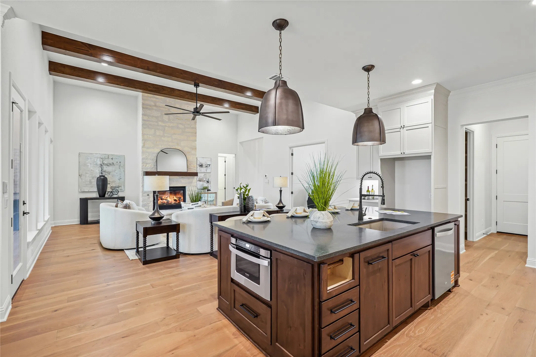 Single Family Residence For Sale in Hood County , 1100 Beginnings Drive, Granbury, Texas 76049, 4 Bedroom, 3 Bathroom, 3 Garage spaces, 3,033 Sqft, built in 2025, mls#21370842, Real Estate Agent in Granbury, Homes For Sale in Hood county, Homes For Sale in Granbury, Realtor in Granbury Texas, Real Estate Brokerage Independent Realty Texas, Luminita Cordes Realtor